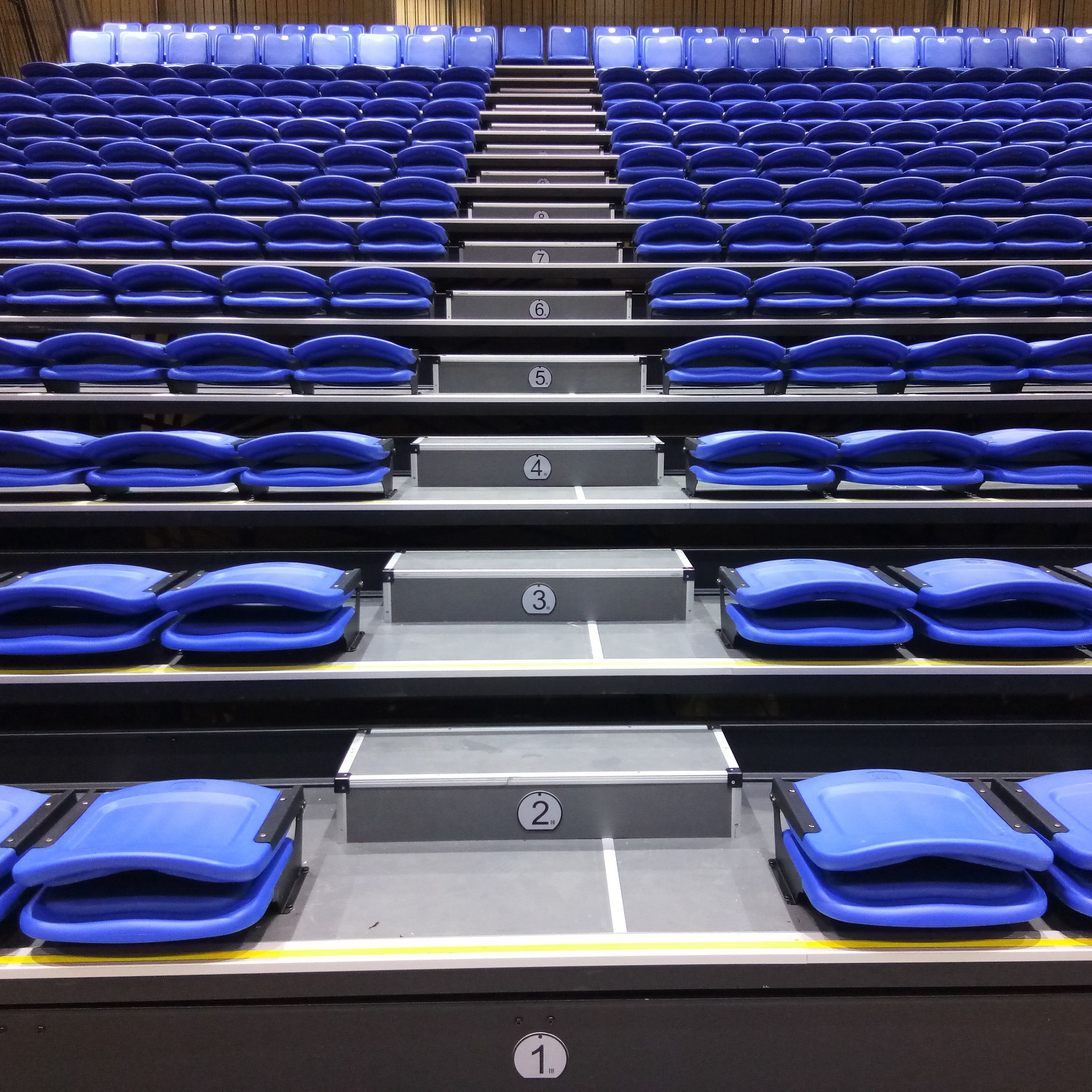 Customized Width Foldable Retractable Bleacher Seating Silver 4 - 10 Rows