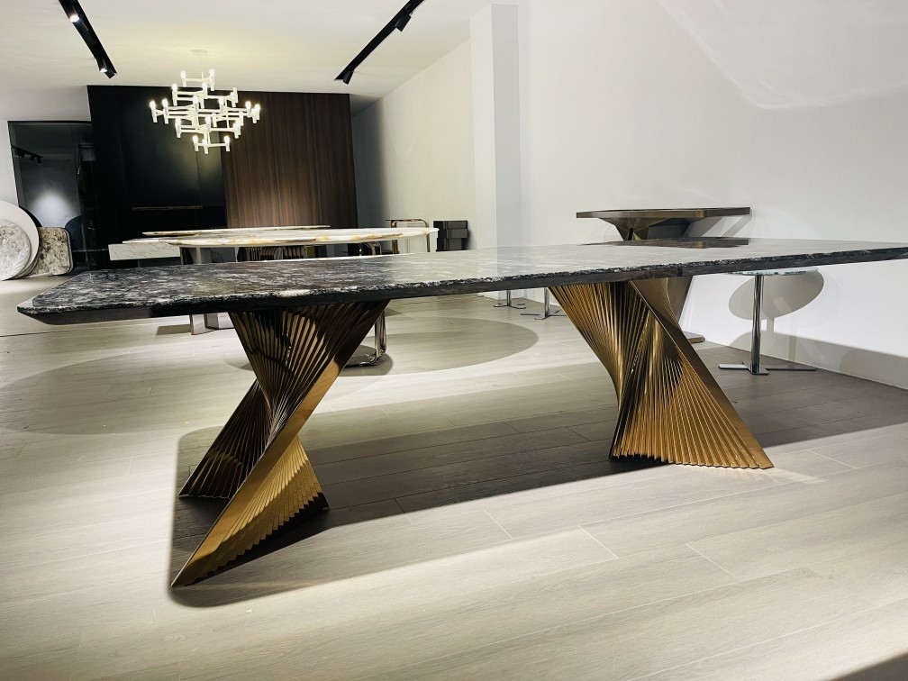 Premium Hotel Restaurant Furniture Modern Art Natural Marble Metal Base Dining Table