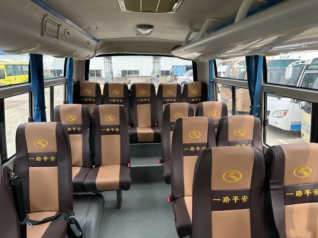 Used Mini Coach 2018 Year Air Conditioner Front Engine 19 Seats Dongfeng Bus DFA6601 Sliding Window