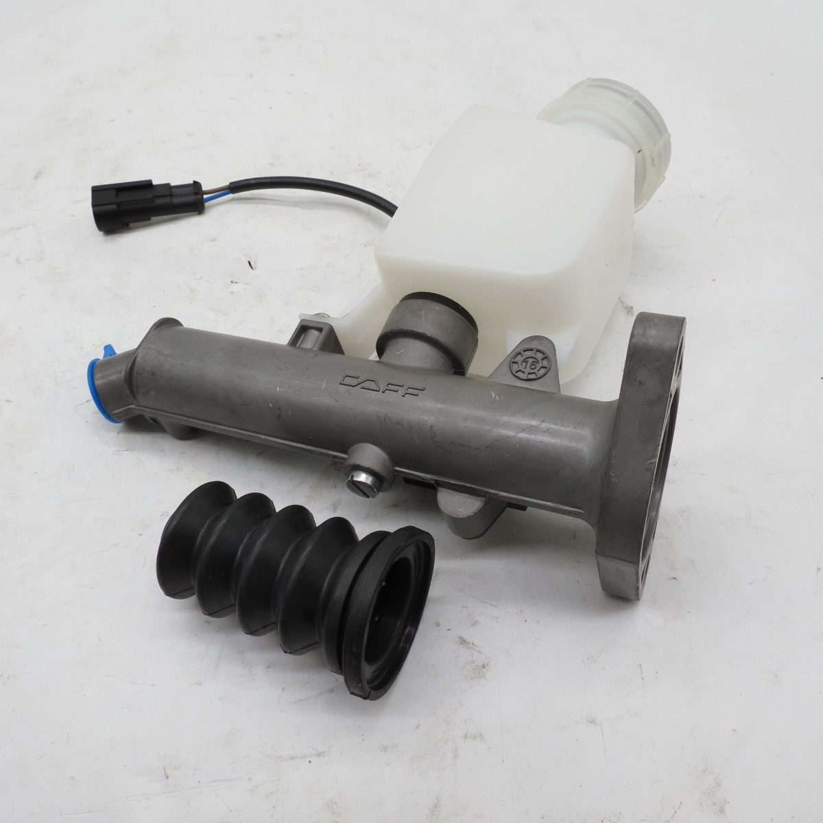 Selling Clutch master pump oil can 5801475914Selling Clutch master pump oil can 5801475914
