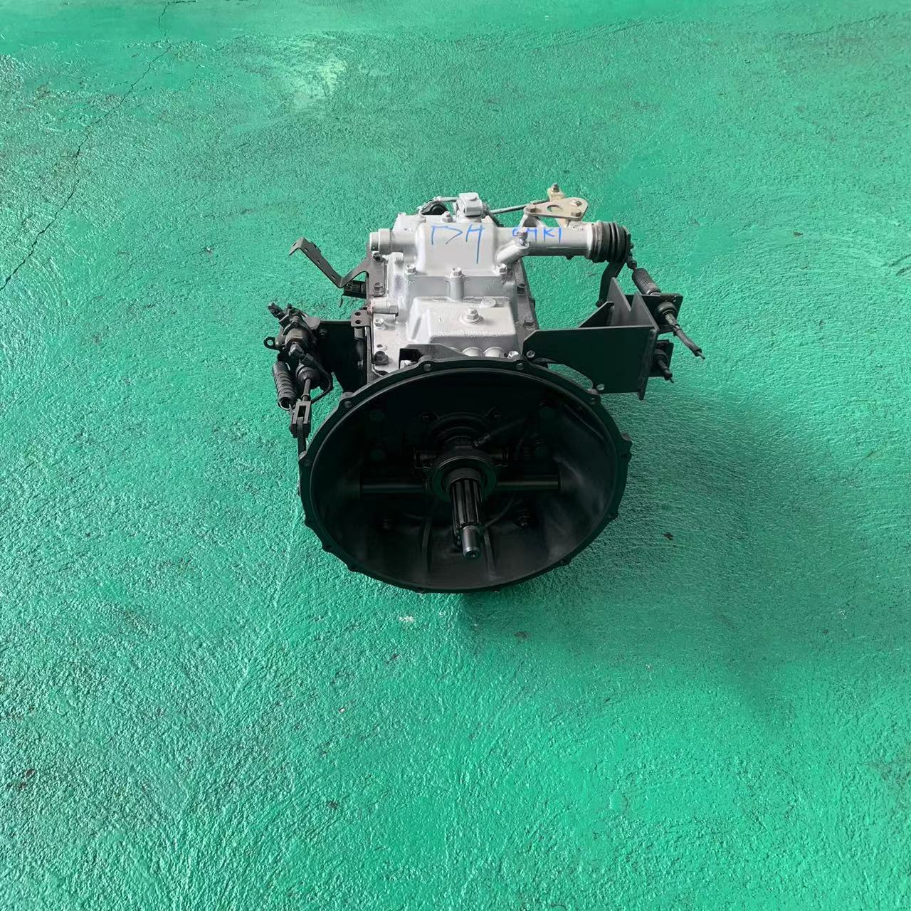 6HK1 Used Gearbox for Isuzu 5 Speed 4x2 from 2.0L Displacement Year 1993-2003