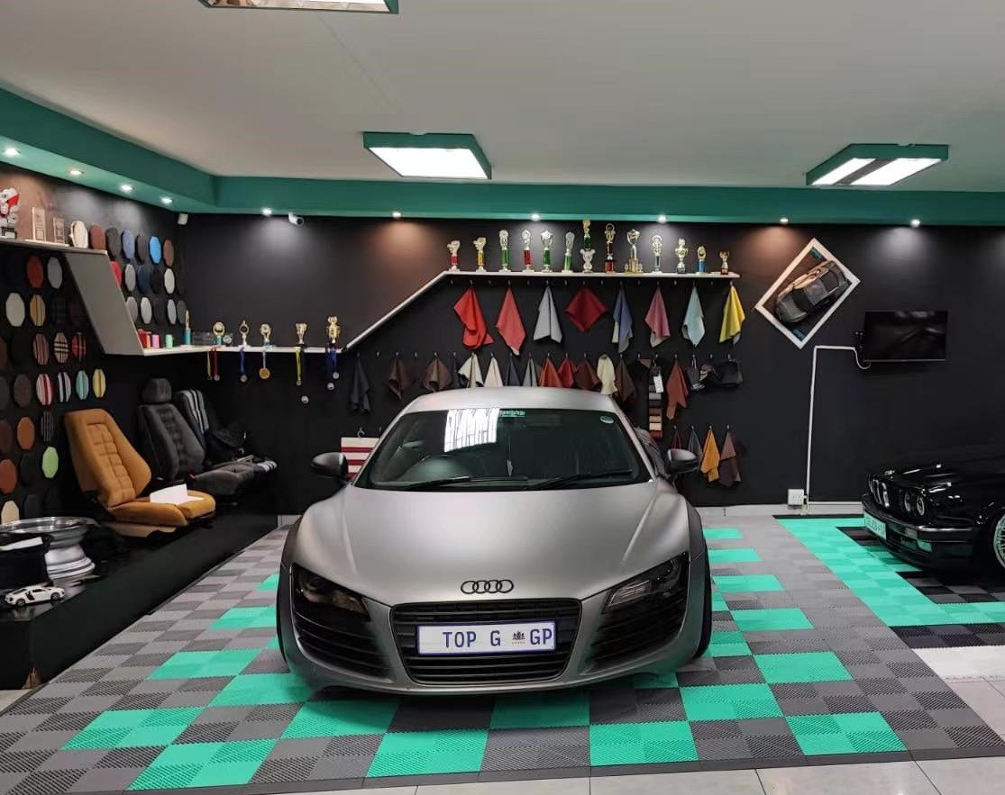 Water Resistant 18mm Polypropylene Garage Floor Tiles For Gyms And Workshops