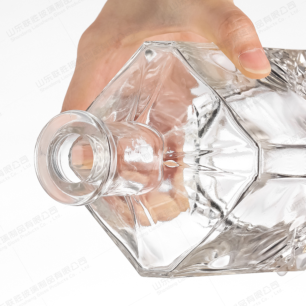Hot Brandy Wine Glass Bottles Custom 100ml 250ml 350ml 500ml Empty Bottles for Vodka