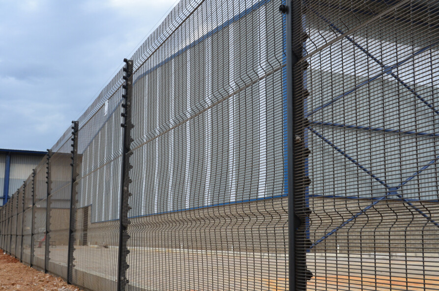 Heavy Duty High Security 358 Anti-Climb Fence