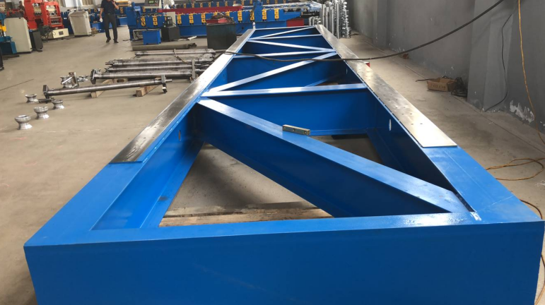 Based frame of metal roofing sheet machine