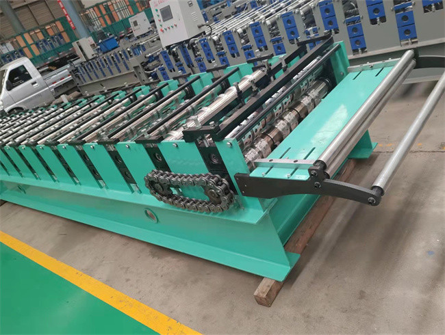 High Speed Steel Floor Deck Machine 0.8-1.5mm Thickness Customized Shape