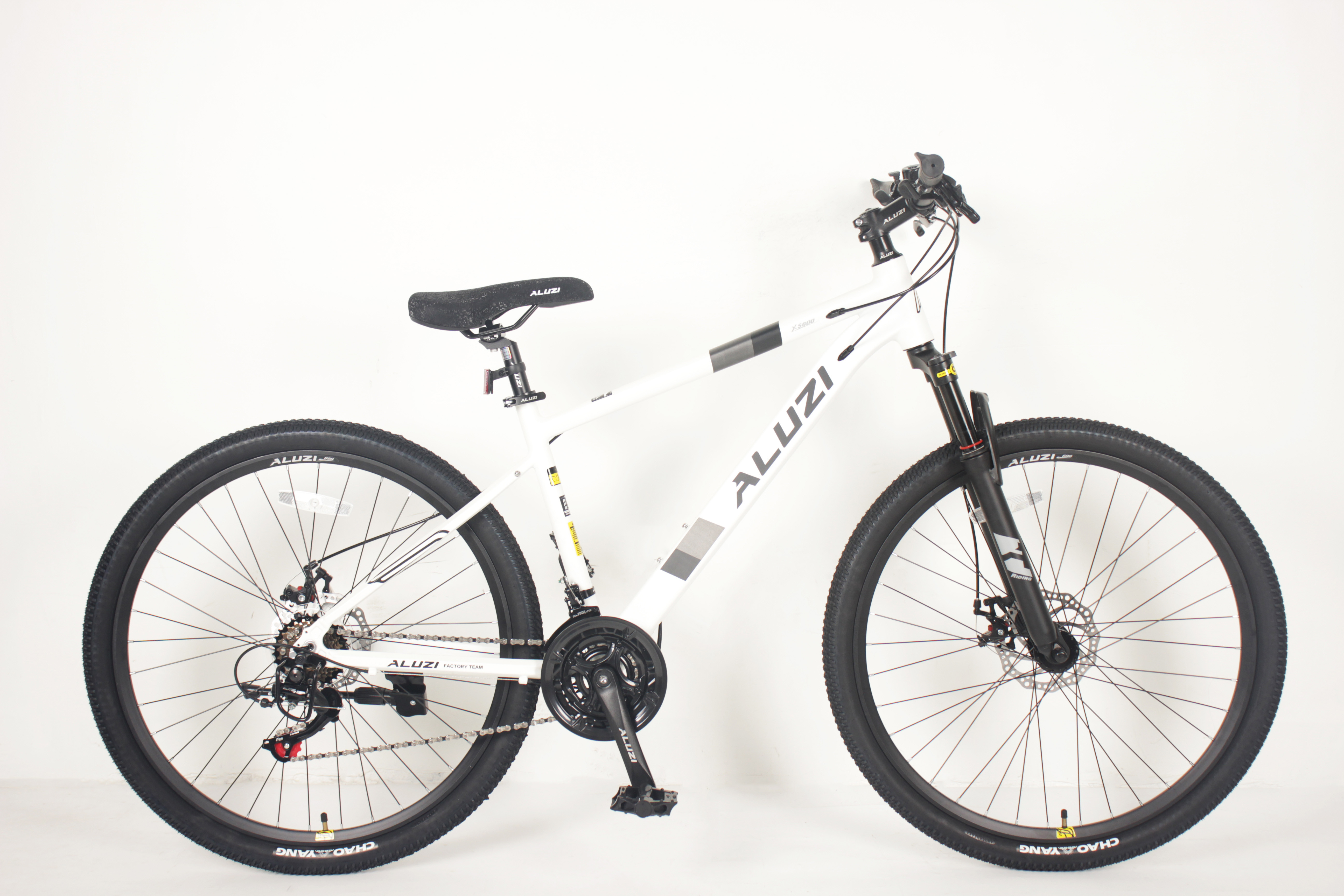 Shimano 21 Speed Mountain Bicycle With Dual Disc Brakes 27.5 Inch