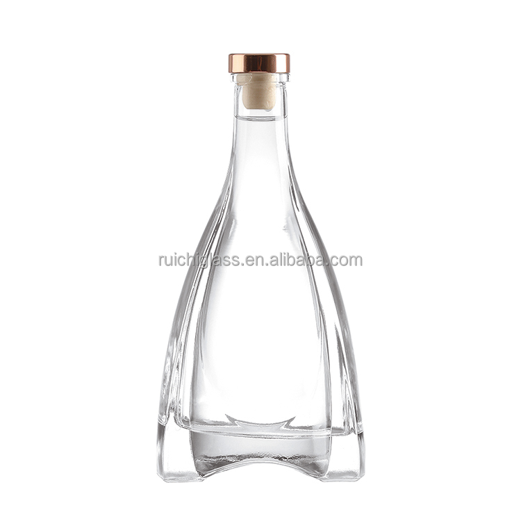 500ml Most Popular Style Vodka Whiskey Glass Bottles with Cork