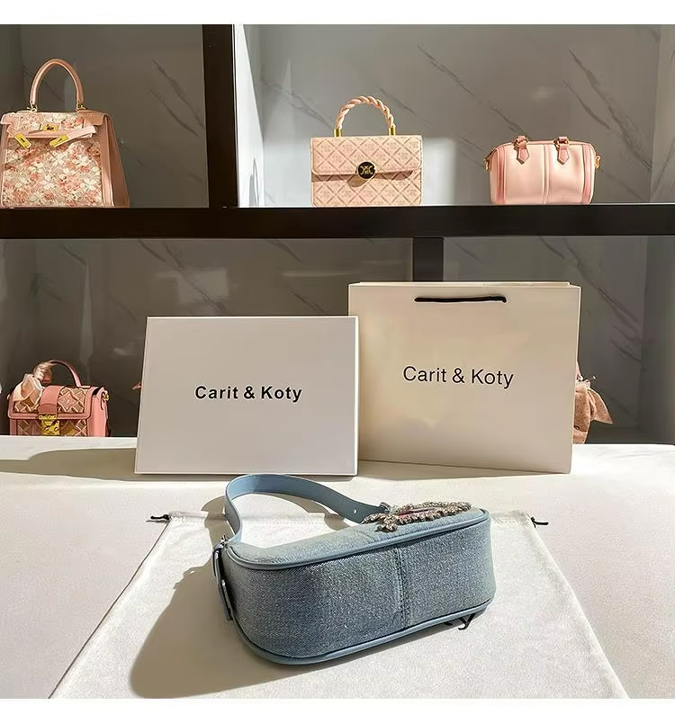Stylish Heart-Shaped Denim Handbag for Women Single Handle Zipper Closure Cotton Lining
