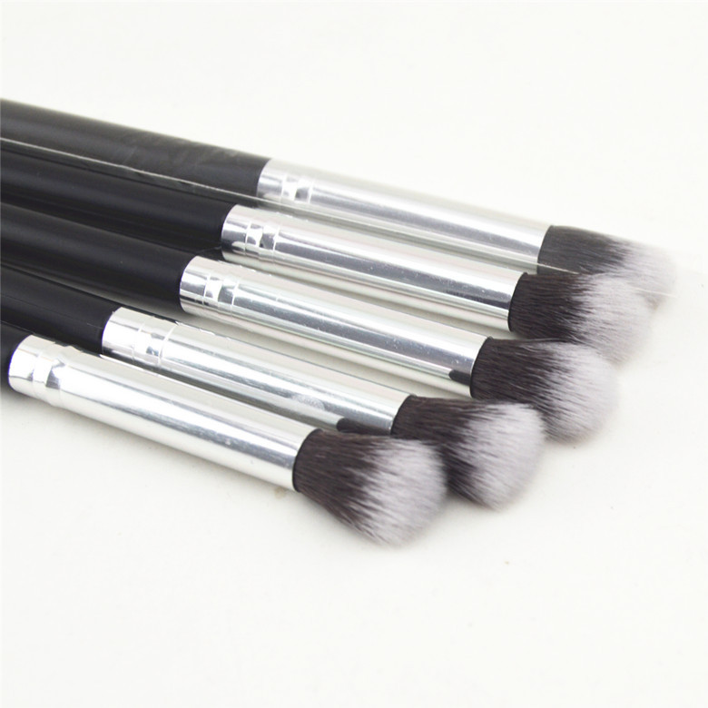16×0.7cm Single Brushes Practical Nose Blending Brush For Makeup New Beginners