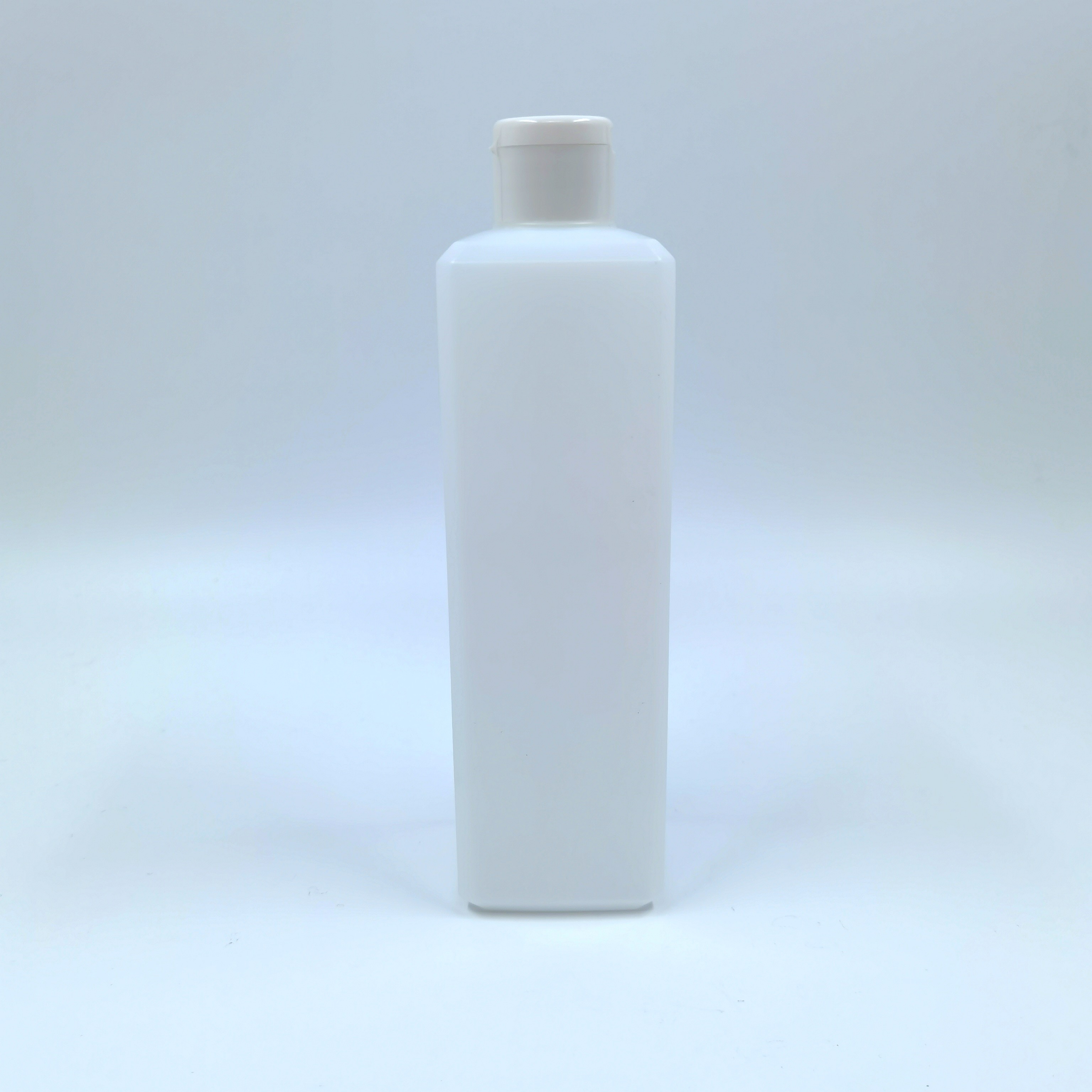 Custom Color 900ML PE Plastic Bottle With Flip Cap
