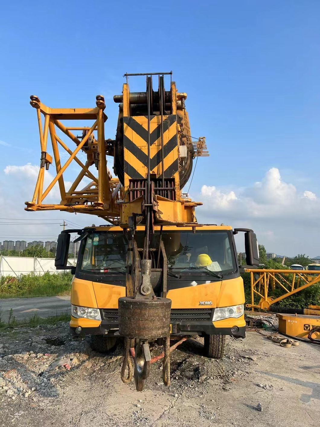 Truck Crane 90ton Mobile Crane All-Terrain Truck-Mounted Telescopic Crane Heavy Equipment