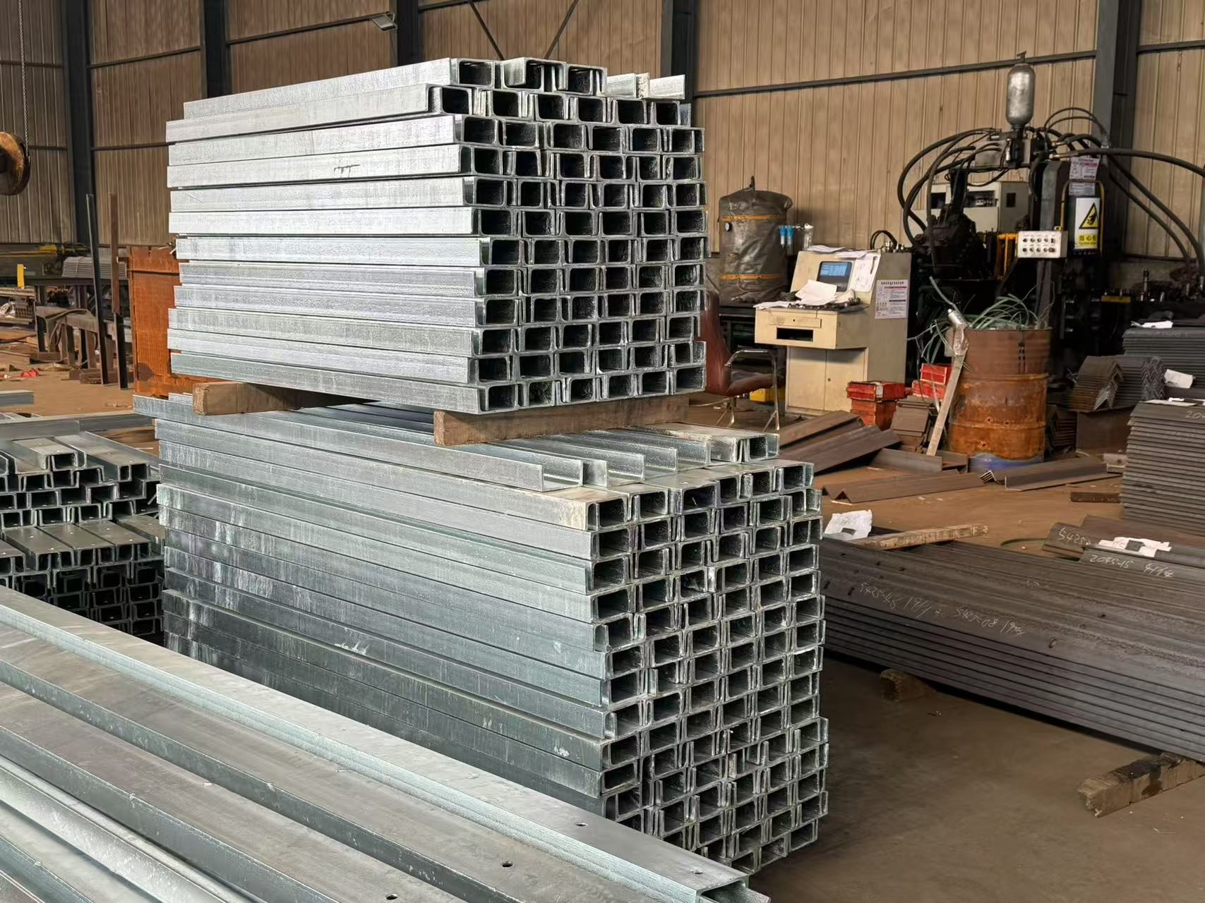 Hot Dipped Galvanised C Section Purlins Ultimate Choice For Strong Durable Buildings
