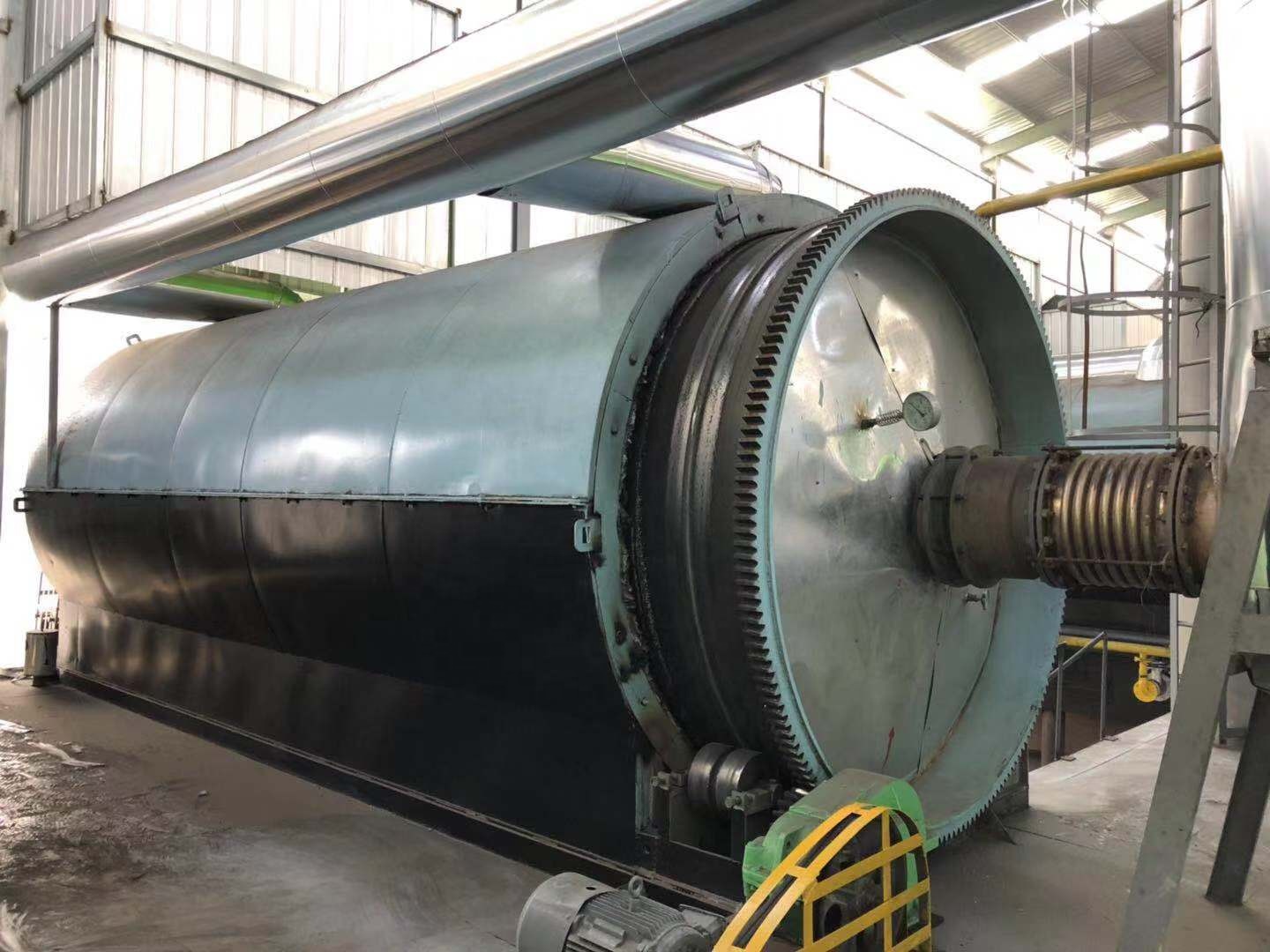 15.5kw Type Small Scale Waste Tyre Plastic Rubber Pyrolysis Plant For Fuel Production