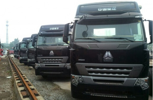 6x4 Howo A7 prime mover truck / camion tractor for pulling Container trailer in port