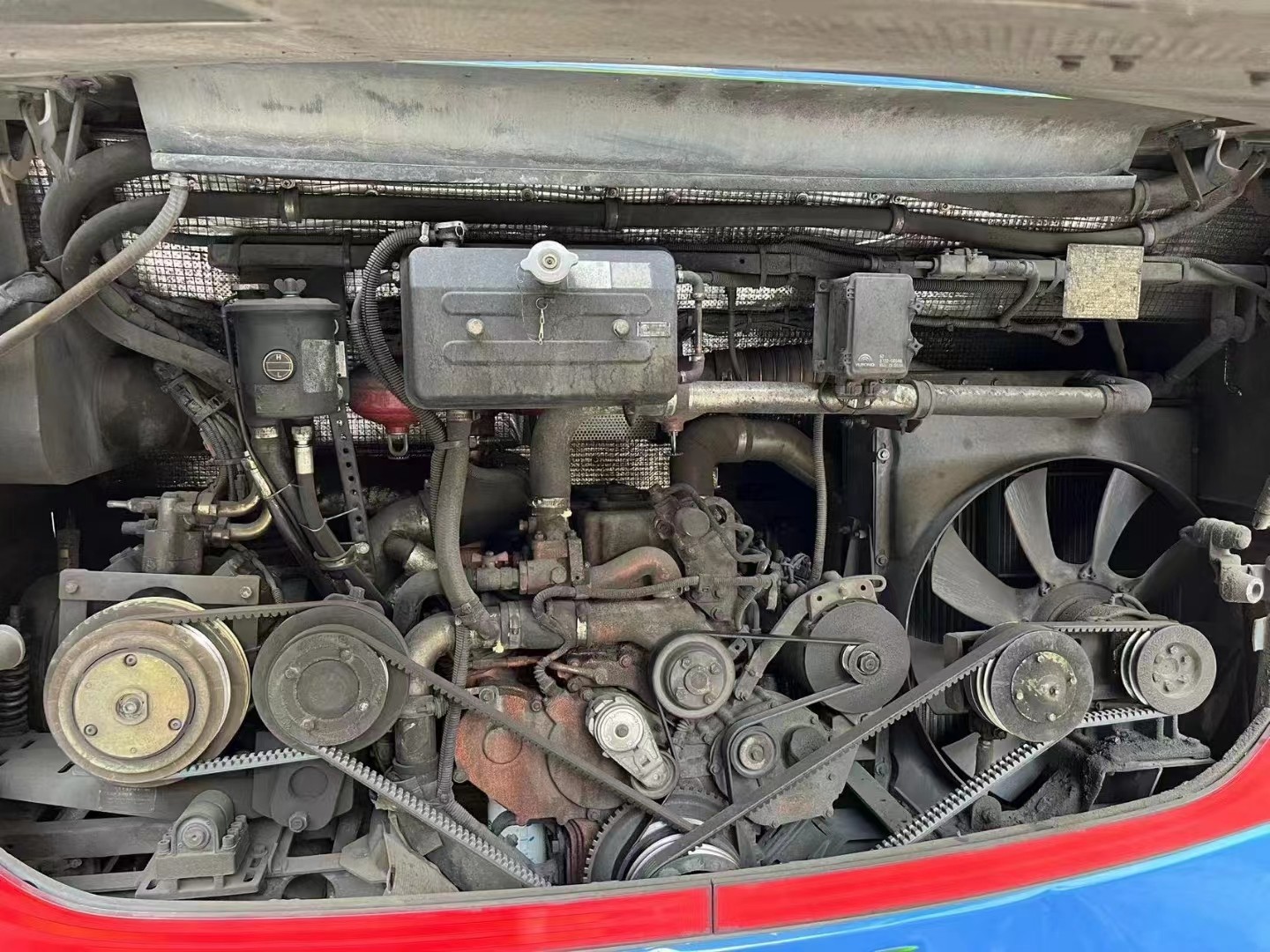 39 Seats Used Yutong Bus ZK6888 Coach RHD Steering Diesel Engines For Transport