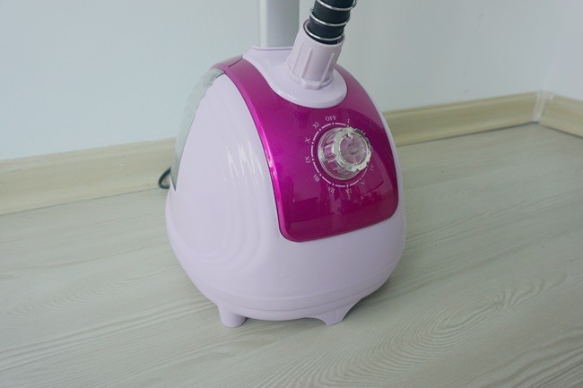 220 - 240 V Commercial Grade Garment Steamer Easy Operating For Curtains