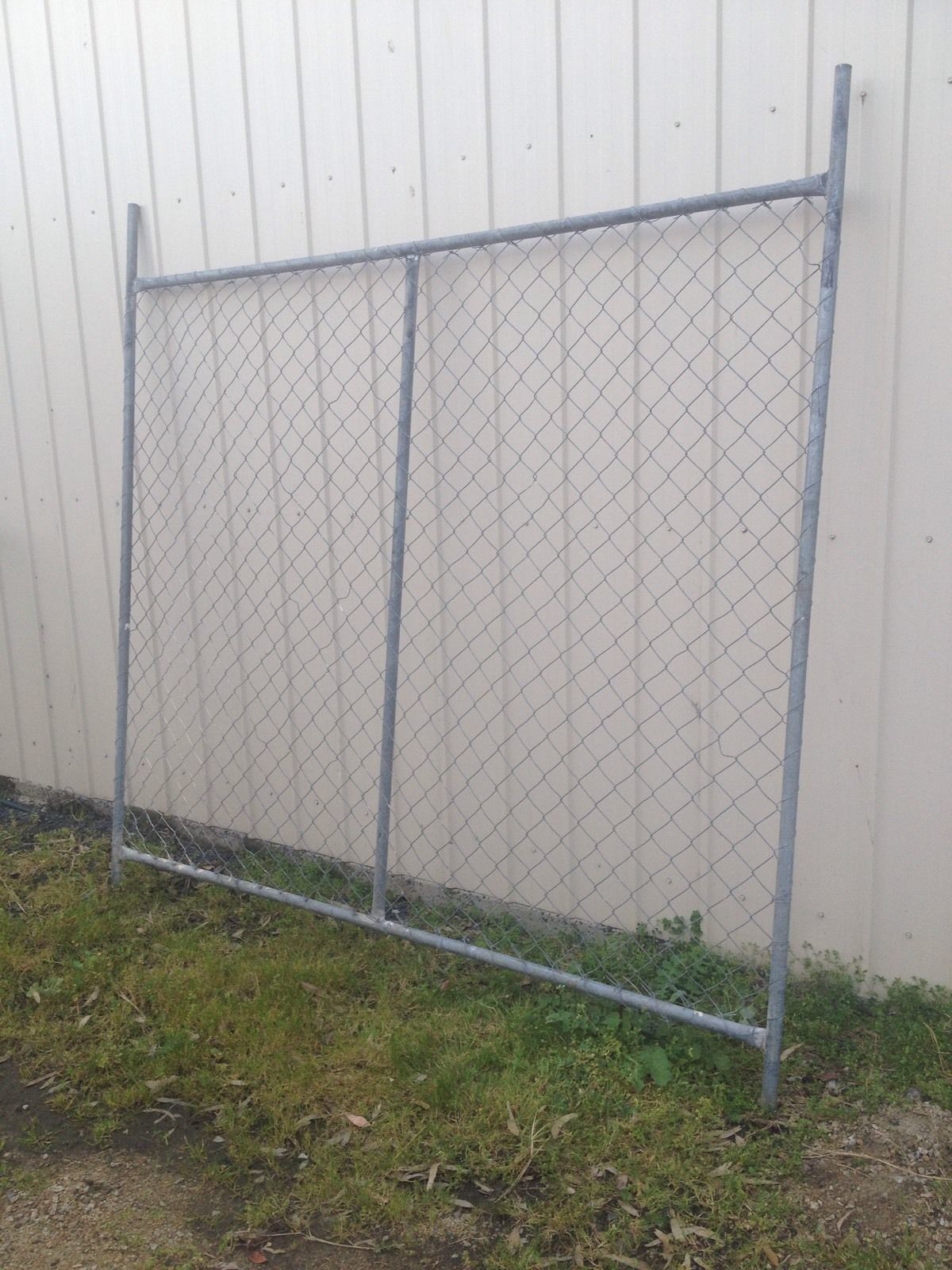 Darwin Cyclone Wire Temporary Fencing ,Chain link wire Temp Fence for sale 2100mm x 2500mm width mesh 50mm x 50mm