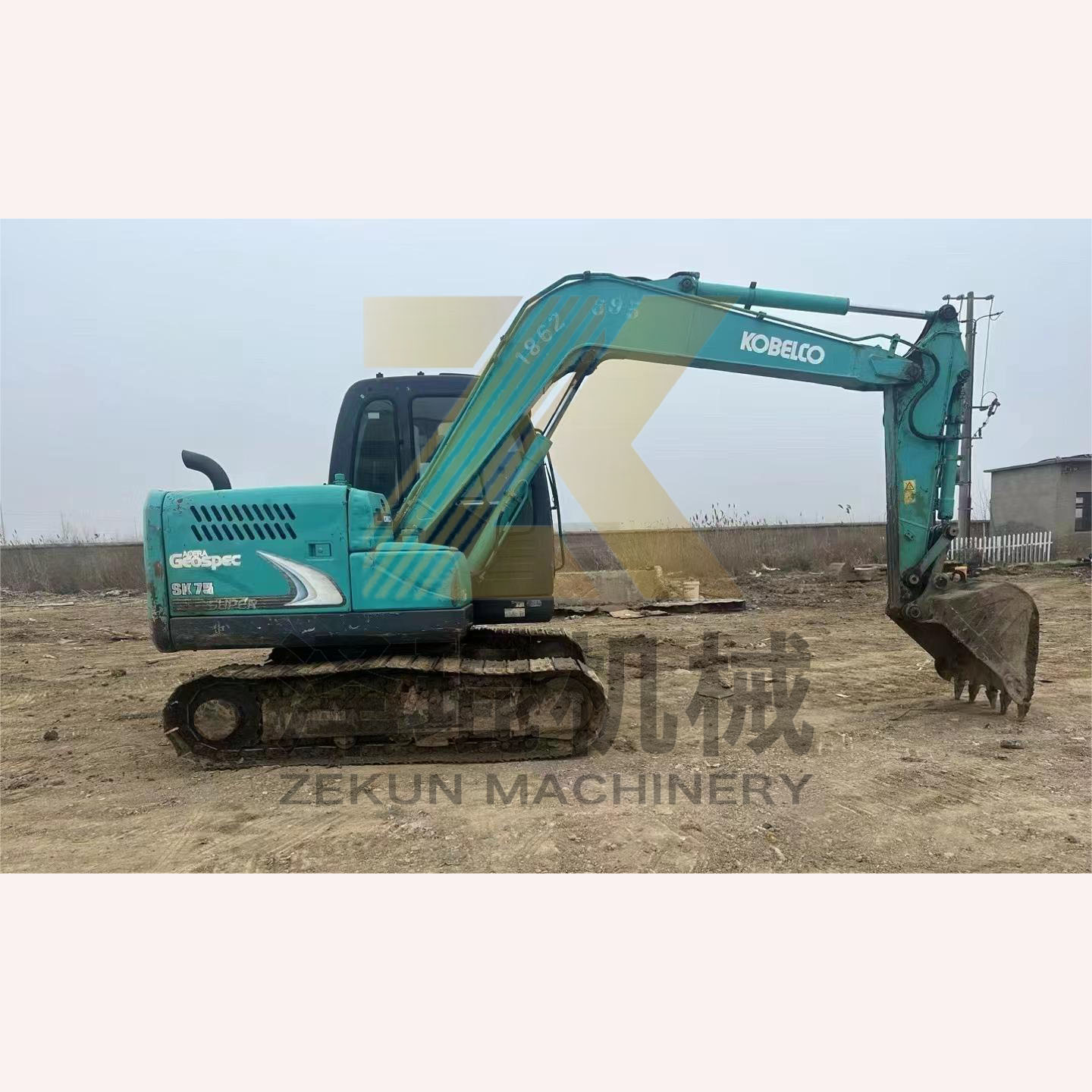0.4m3 Bucket Capacity 2017 Used Kobelco 907 E307D Sk75 Sk75-11 Excavator in Shanghai