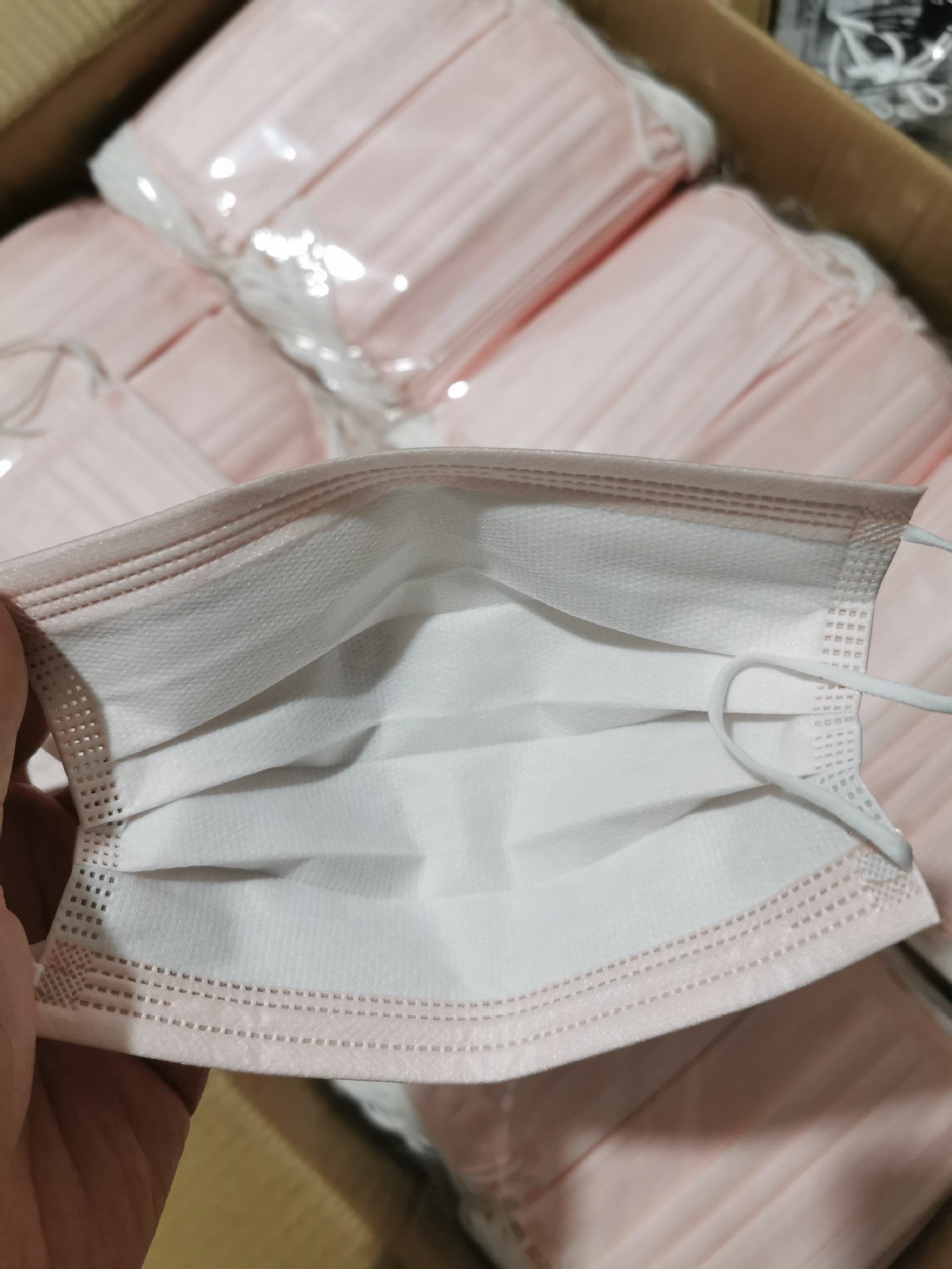 White Blue Green Pink Black Colorful Earloop Non-woven 3 Ply Disposable Face Mask