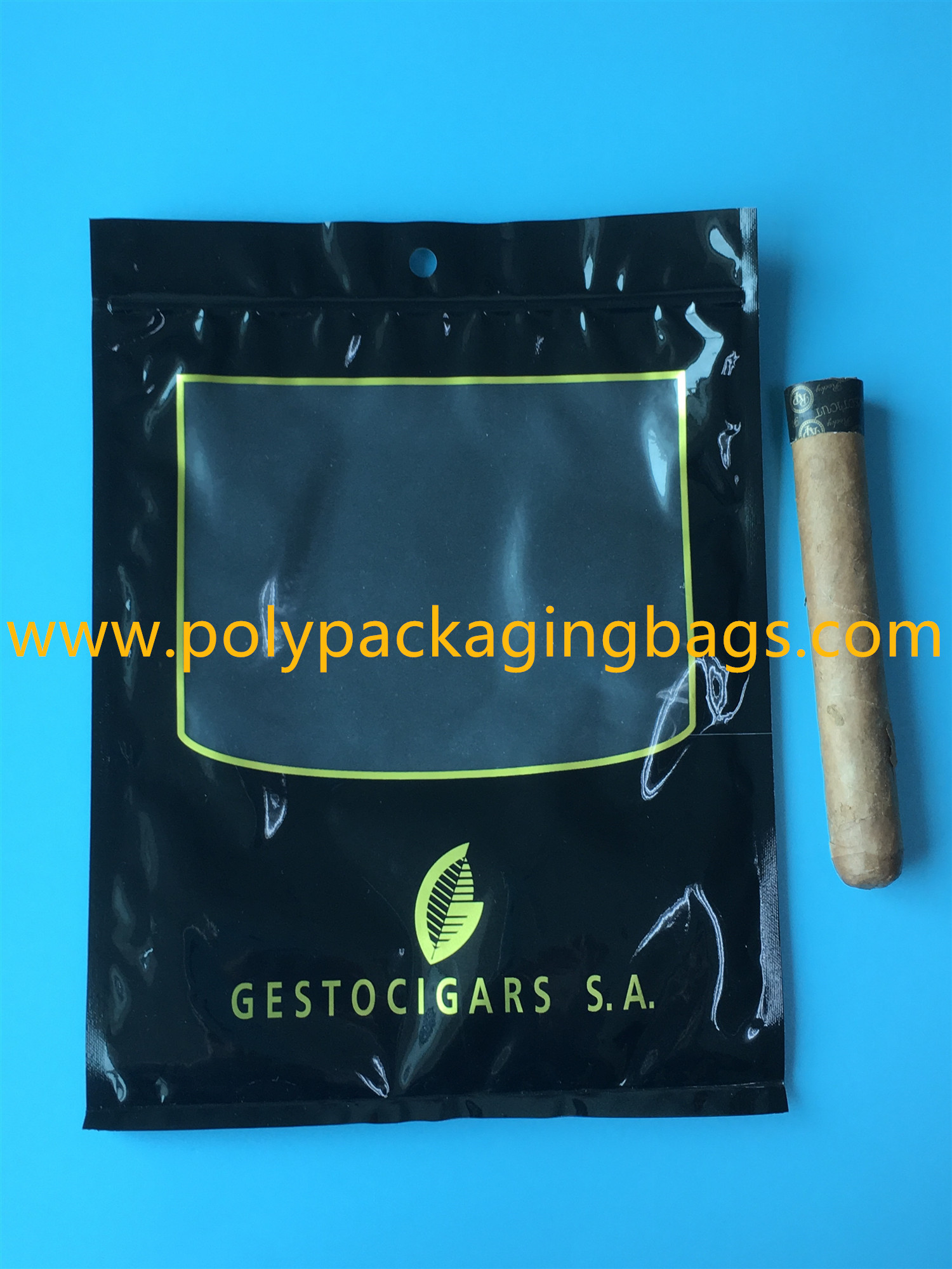 SGS Black Moisturizing Bag Can Hold 4-6 / Cigar Bags With Transparent Window