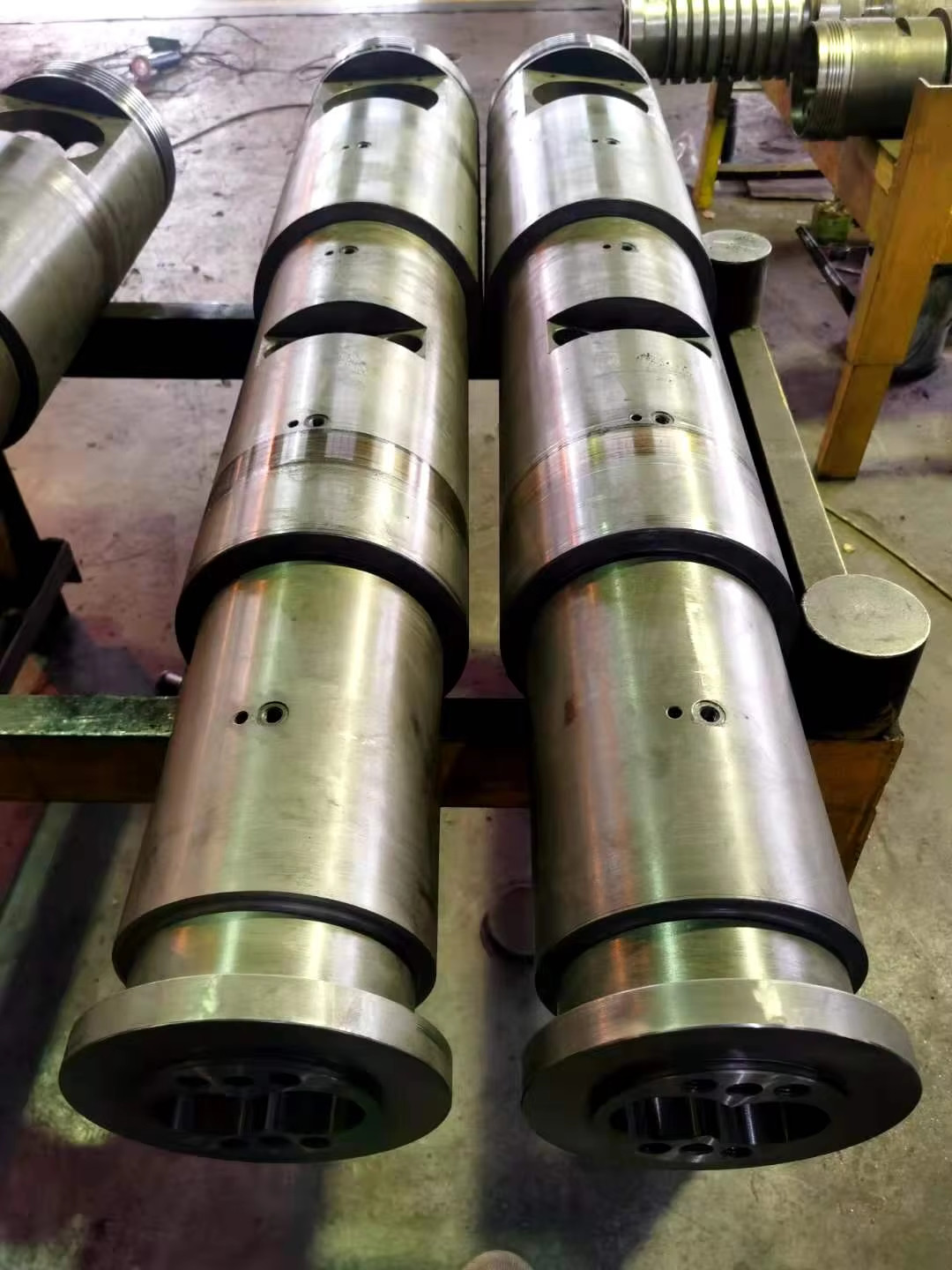 Plastic Extruder Conic Twin Screw And Barrel / Bi-metal Screw And Barrel For Double Twin Screw Extruders