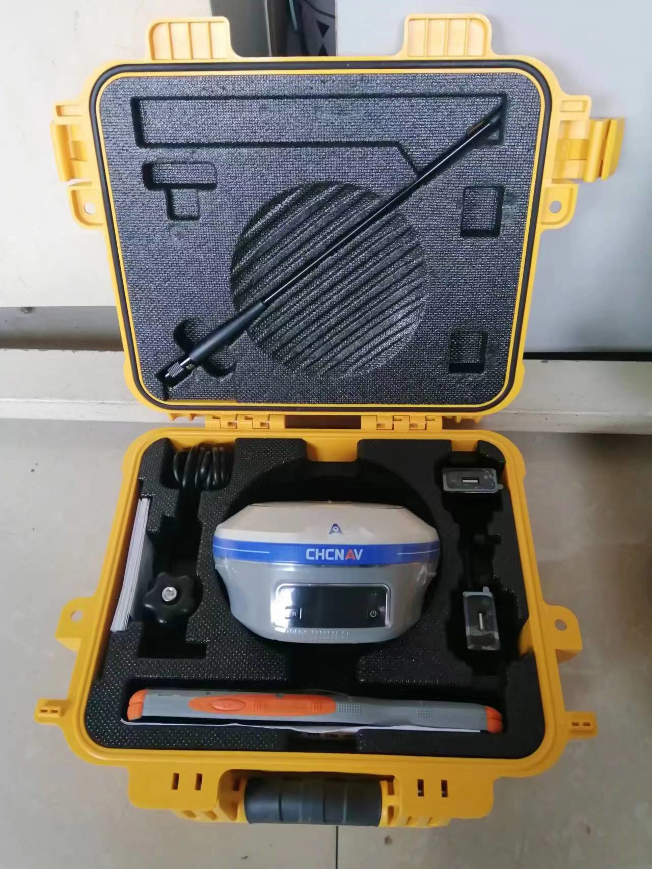 CHC I93 RTK GPS Calibration-Free IMU For Pole-Tilt Compensation Immune To Magnetic Disturbances GNSS I93 CHCNAV