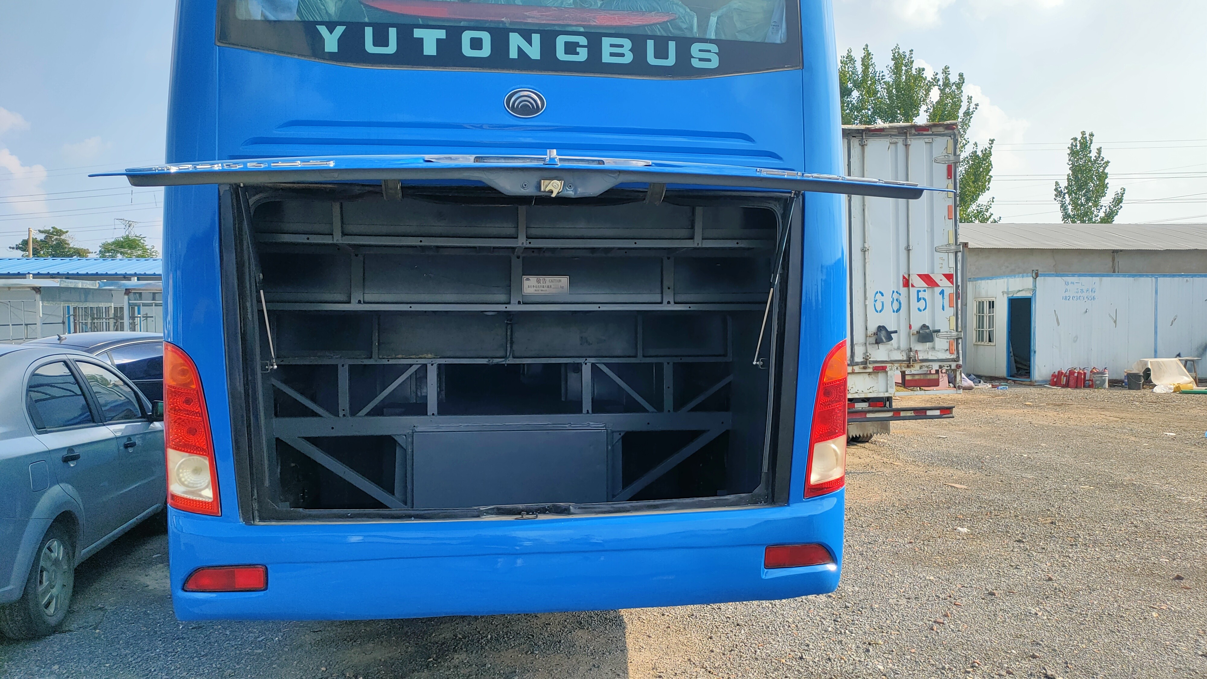 Front Engine Bus Yutong Brand Right Hand Drive 53seats WIFI System ZK6112D Condition