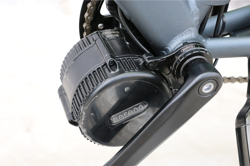 28 Inch Mid Drive Electric Bicycles With LCD Display Rear Carrier Battery Position