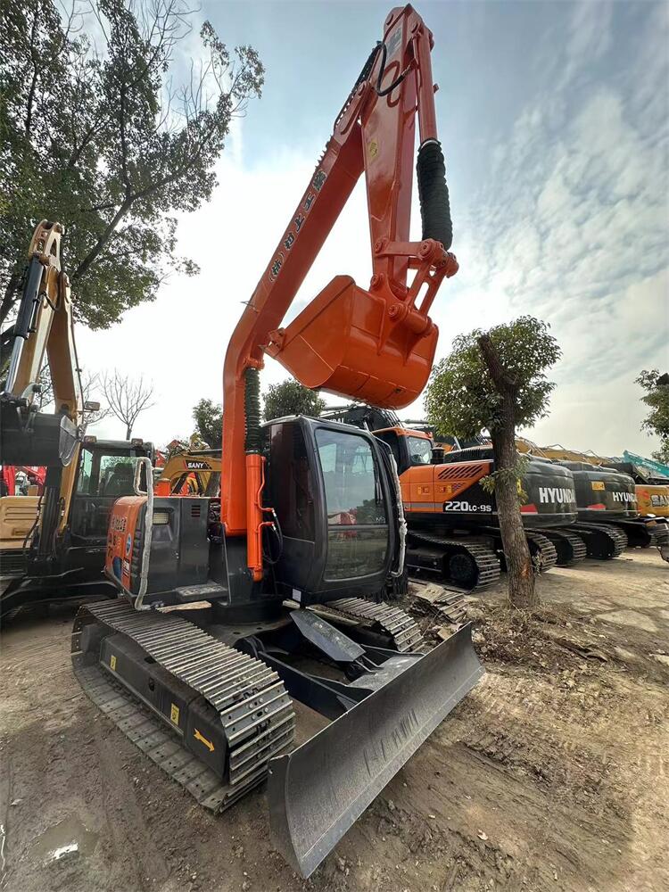 Original Hydraulic Valve Hitachi Zx70 Mini Excavator In With Operating Weight Of 6510KG