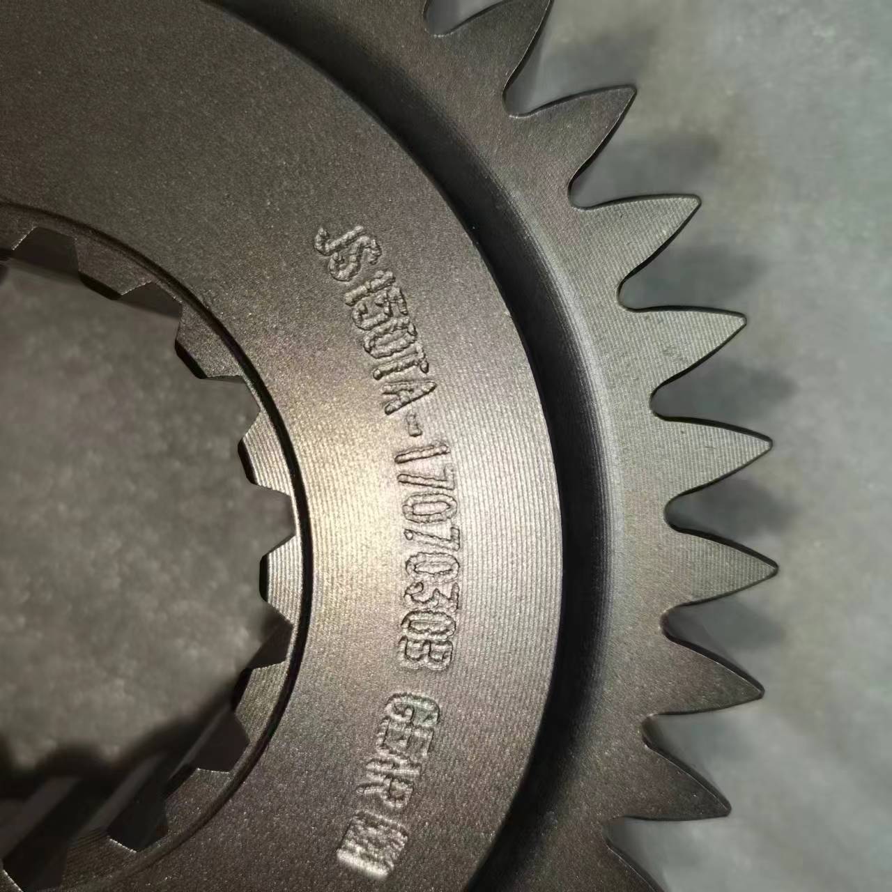 Heavy Truck Transmission Reduction Drive Gear Sub Box Gear Parts JS150TA-1707030B for F3000
