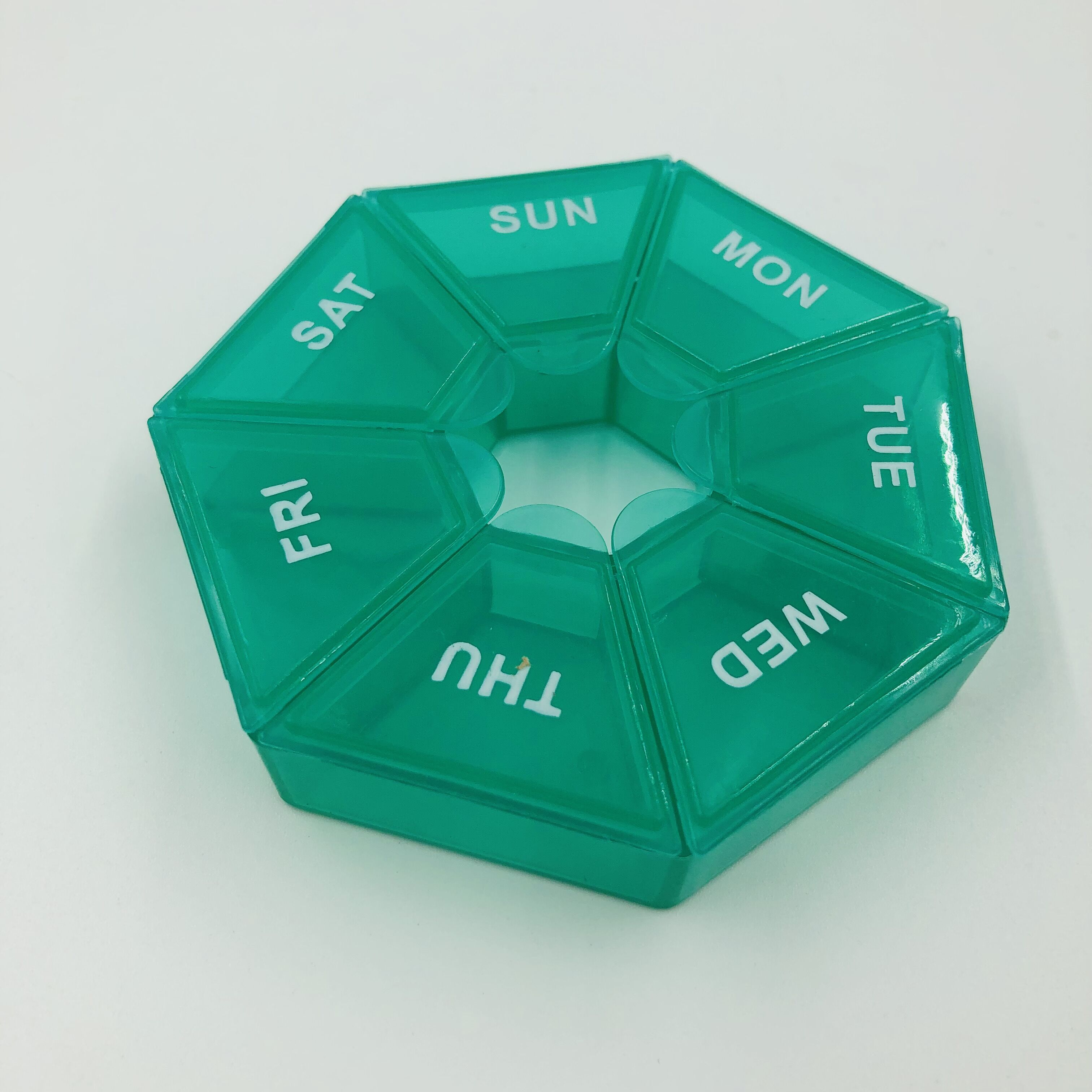 Portable 7 Day Pill Box with Separate Compartments Pill Case to Hold Medication/Vitamins/Fish Oil and Supplements