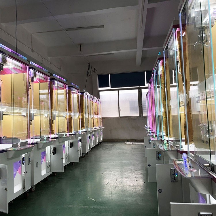 Amusement Center Crane Claw Machine Acrylic Cabint And Tempered Glass Material