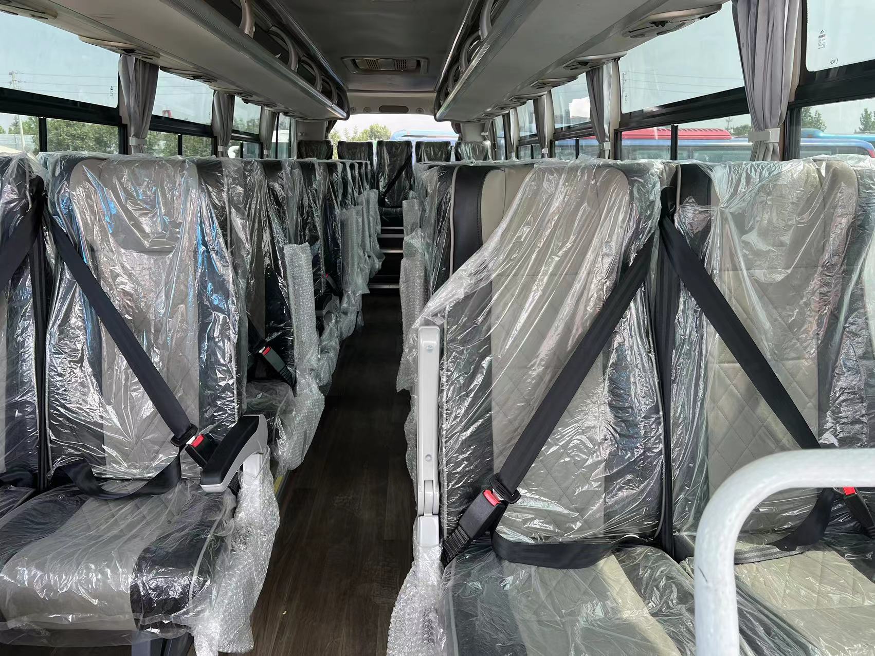 50 Seats RHD Yu Tong Bus Right Hand Drive Tour Buses Coach Euro 3 Manual Transmission