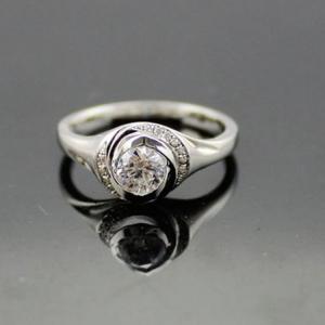 Quality 925 Sterling Silver Engagement Ring with Clear Cubic Zirconia(F90) for sale