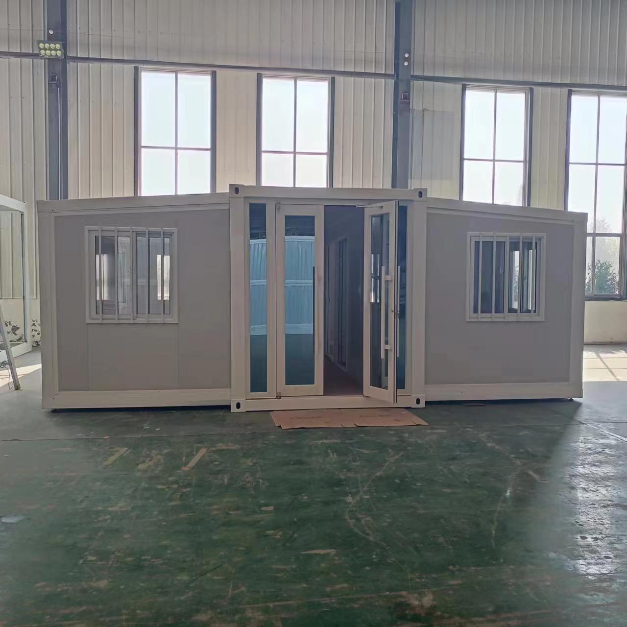 Steel Door 3 Bedroom Portable Homes Expandable Container House with Online Support