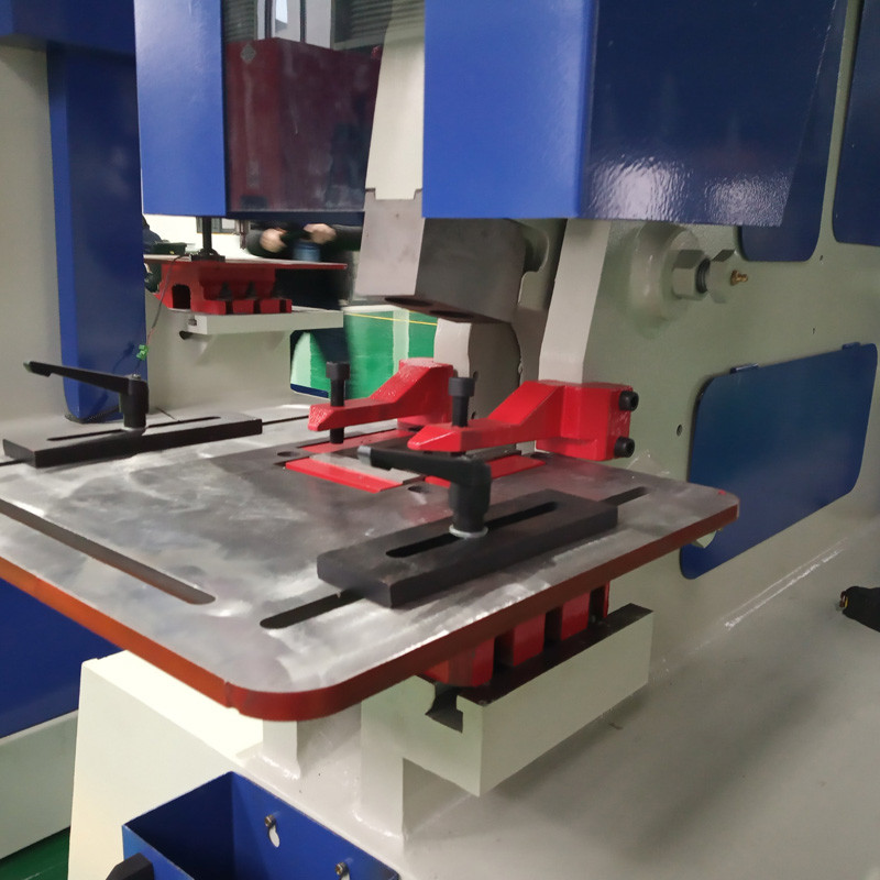 2 Head 65T 90T Steel Ironworker Machine Hydraulic Press For Table Metal Sheet