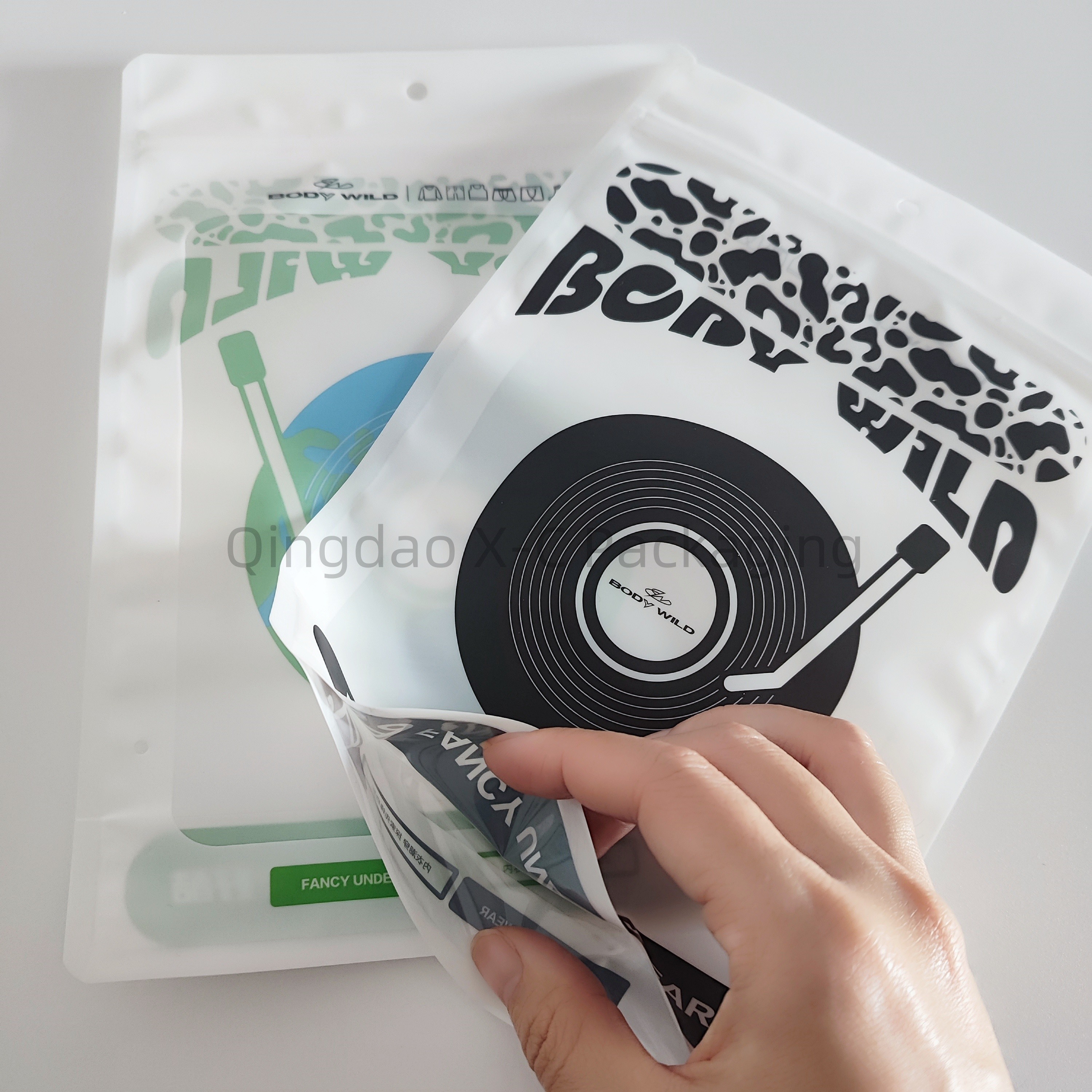 Custom Printing Stand Up Pouch Resealable Smell Proof Packaging With Zipper