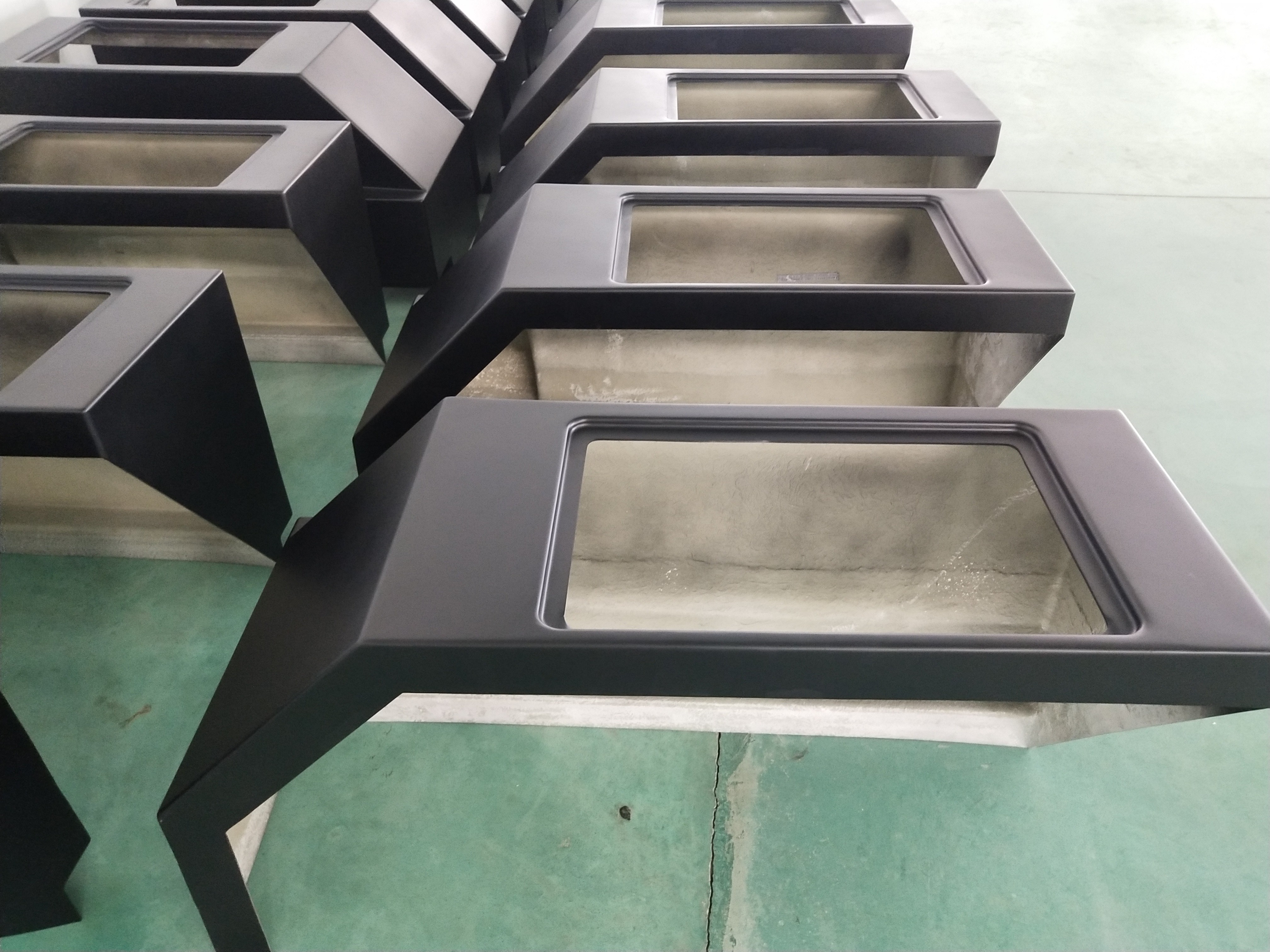 Black Color Fiberglass Bus Air Deflector Hood Assemblies Hand Lay Up RTM SMC