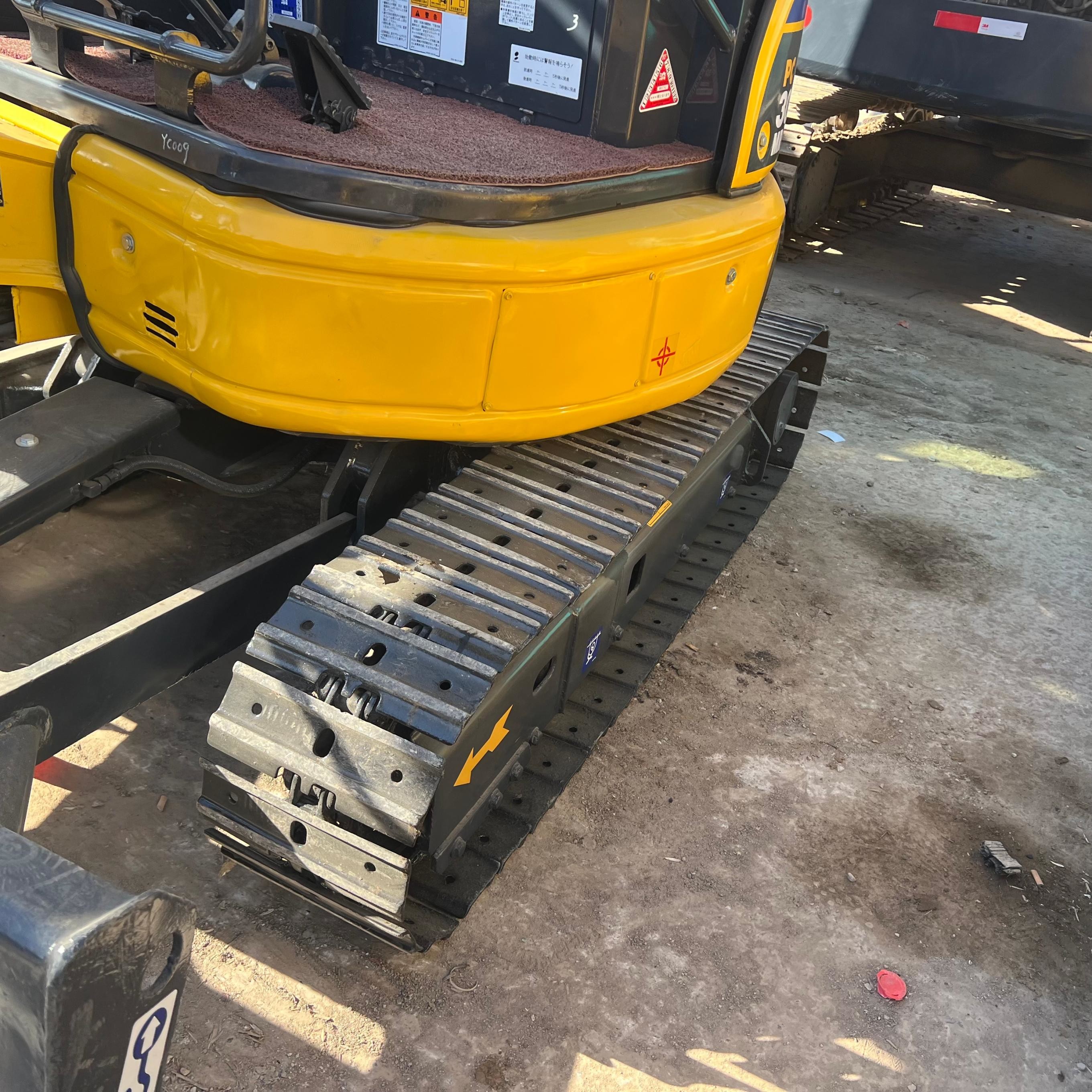Original Brand Used Komatsu PC30 Mini Excavator 3 Ton Digger For Garden