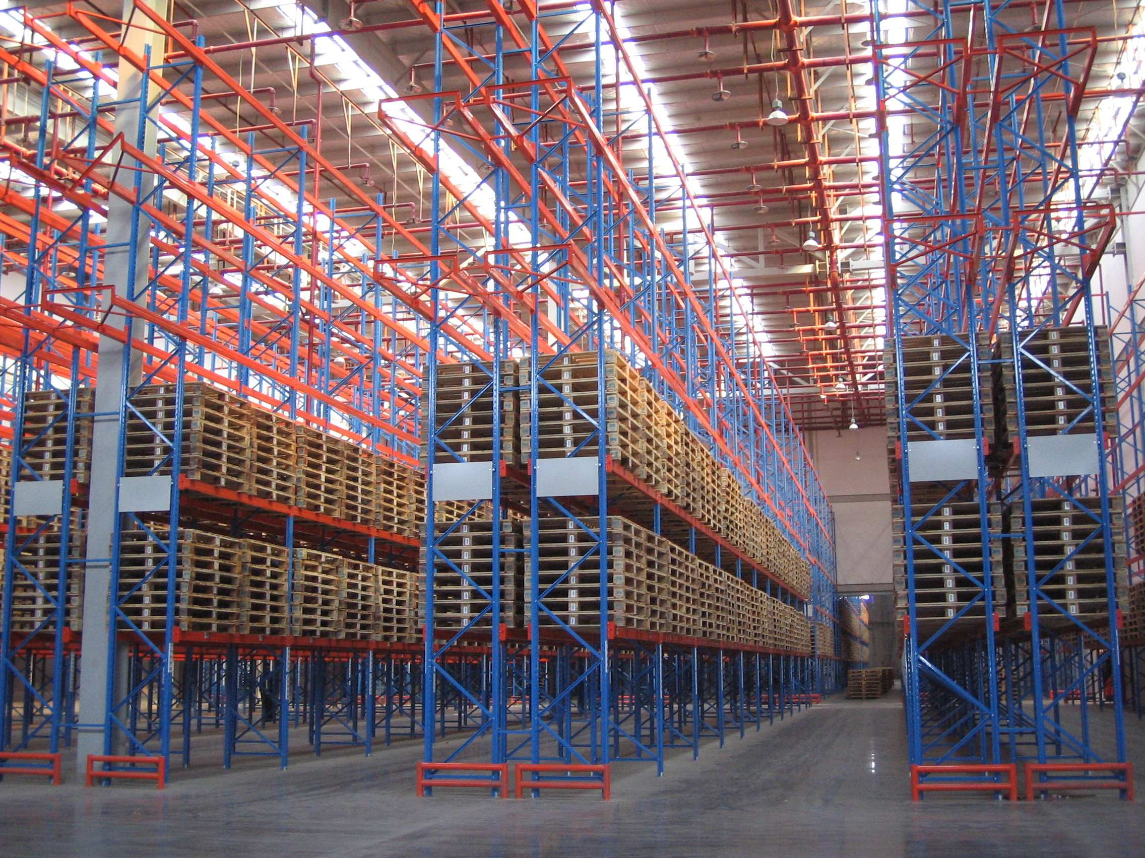 Blue / Orange / Green Industrial Pallet Racks Heavy Duty Teardrop Type