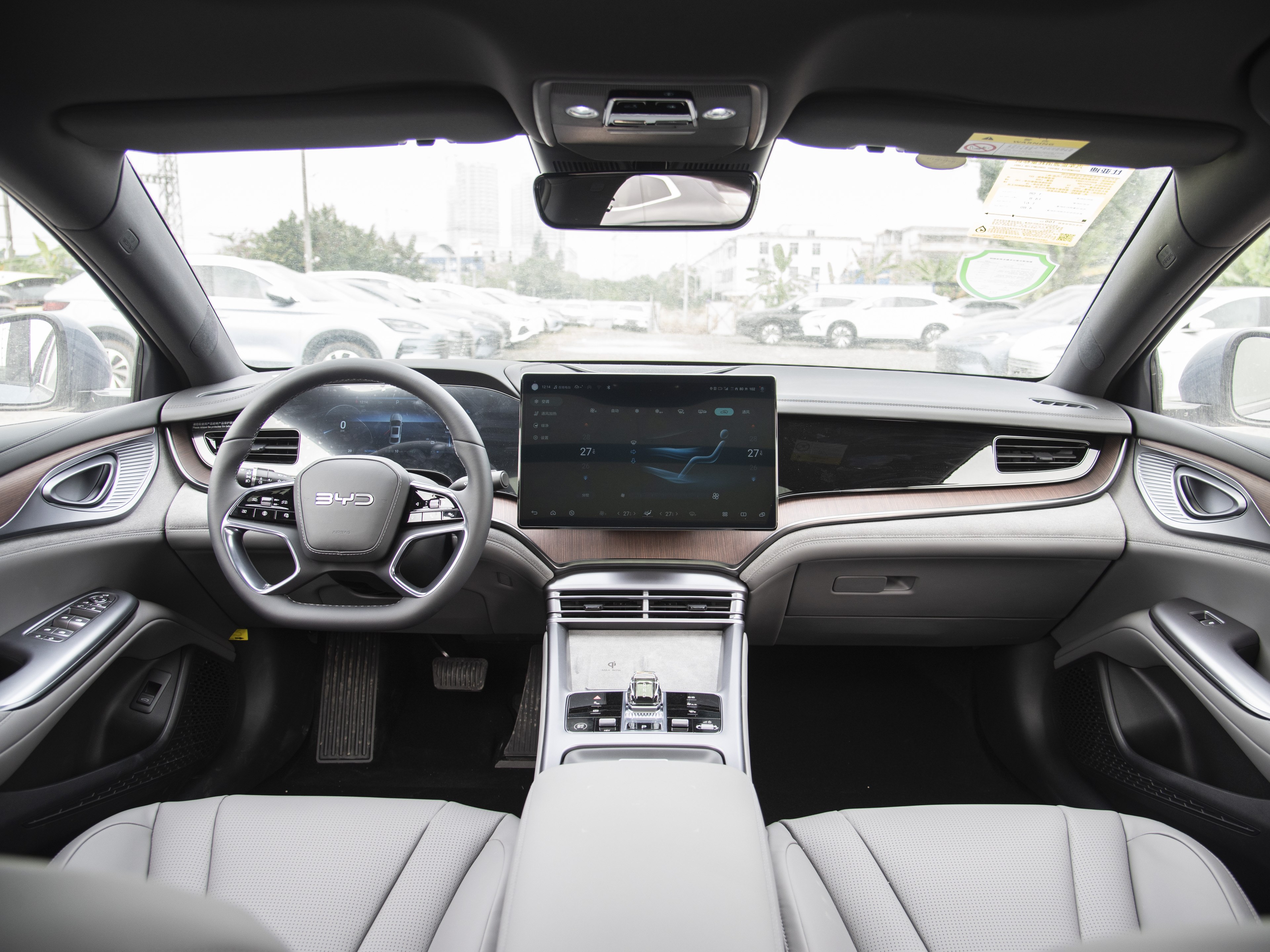 4800*1875*1460 Size Medium Car 2024 BYD Seal DM-i Electric Plug-in Hybrid Left Hand Drive Long Range Chinese Energy Vehicle