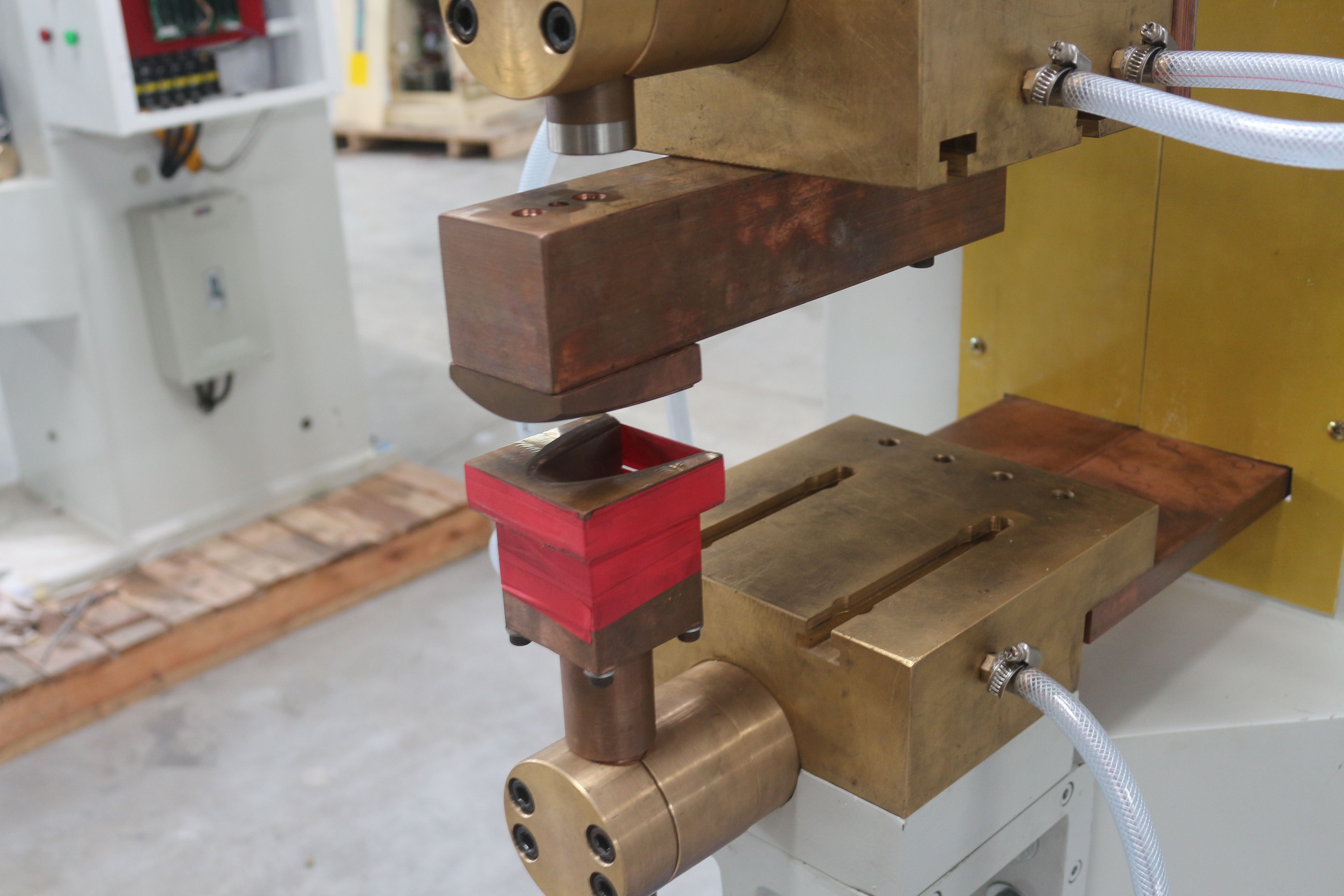 Copper Hwashi MF Welding Machine For Water Kettle Spout