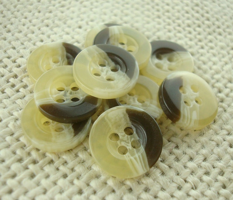 Wholesale buttons with 2/4 Holes Garment resin material multi colors men shirt Button