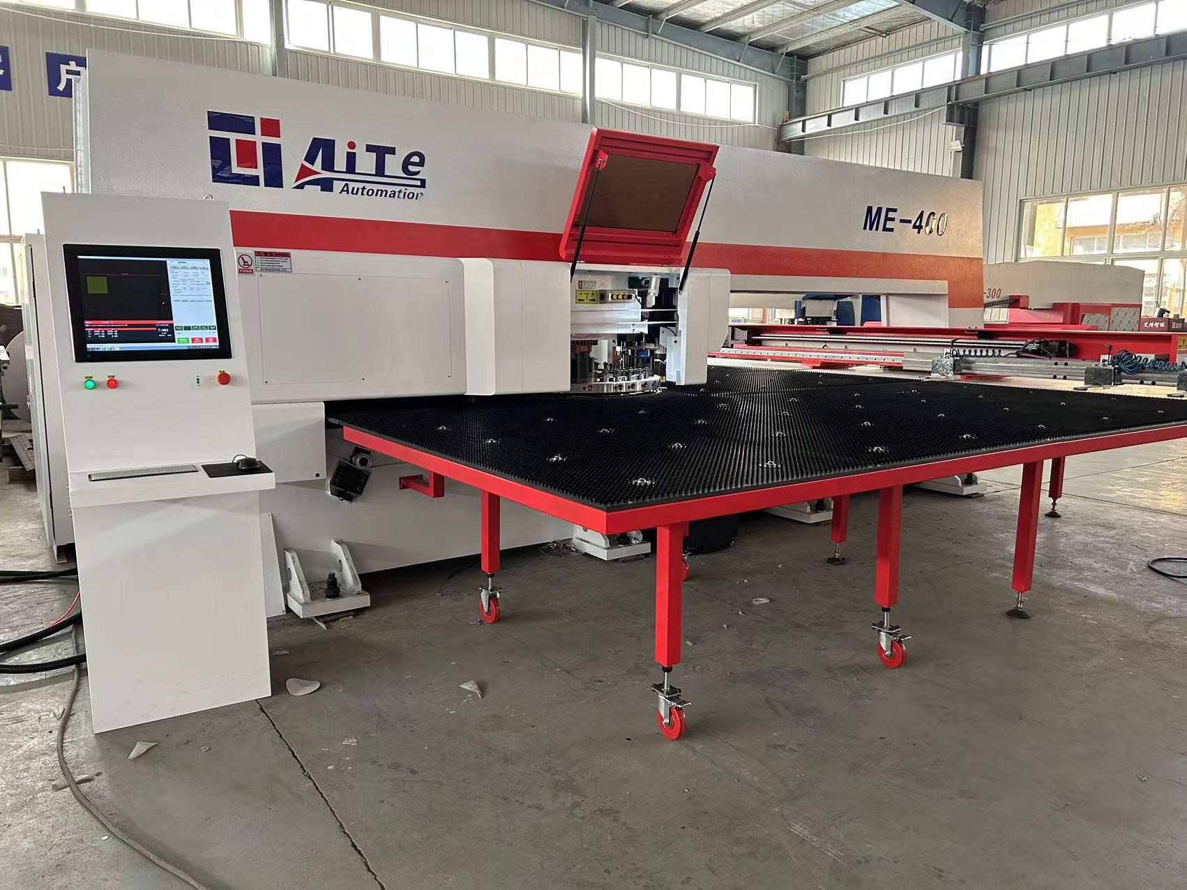 Servo Motor CNC Sheet Metal Punching Machine 200HPM Turret Press Sheet Metal