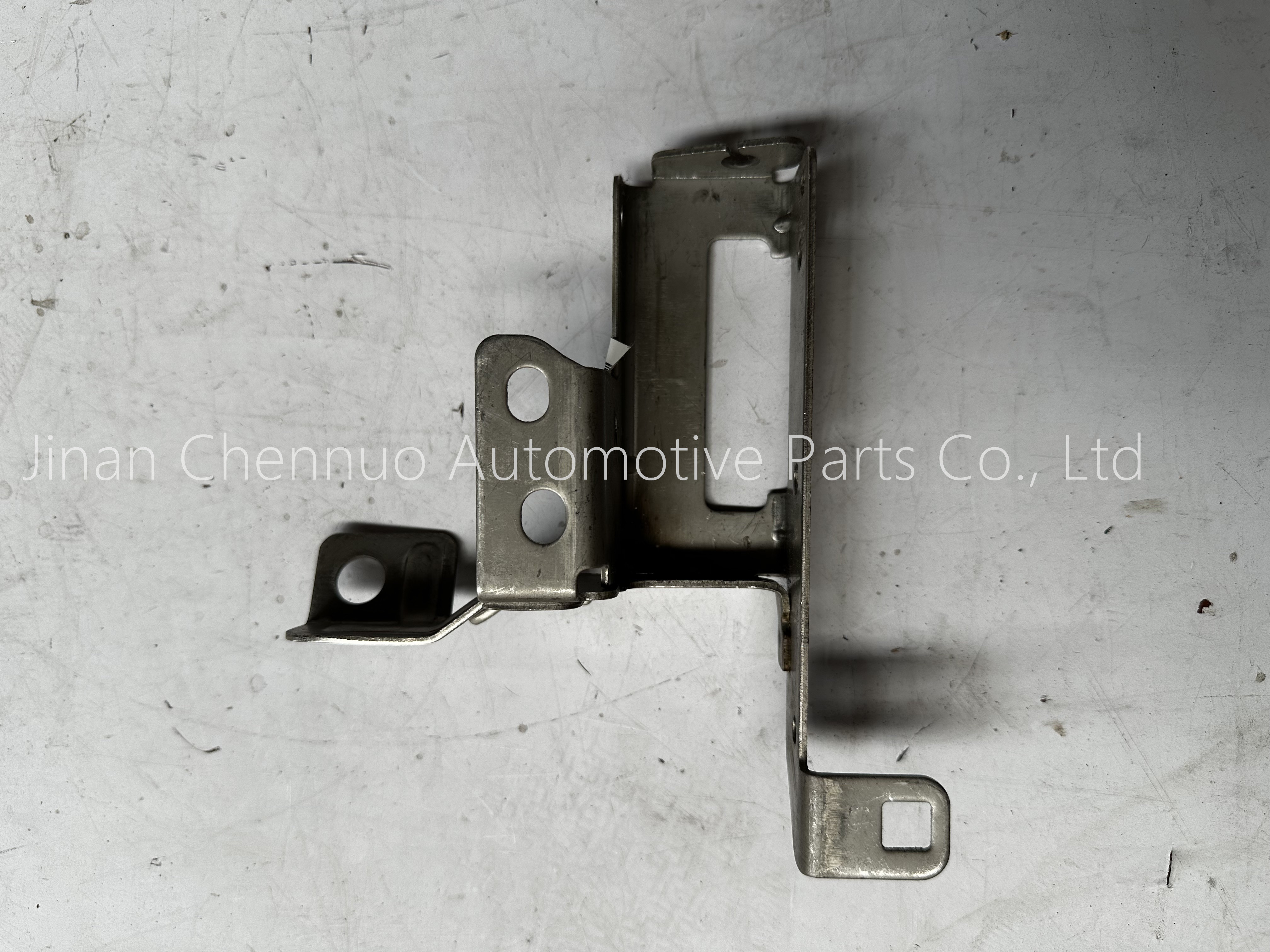 712W61140-6024 Right Lock Bracket Under Bumper Heavy Truck Part