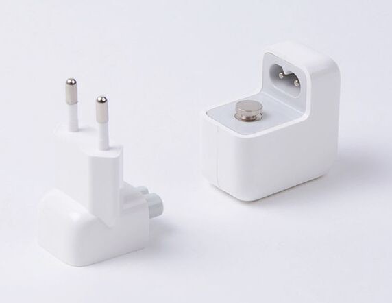 wall amount charger 5V 1.5A interchangeable ac plug for ipad and mobile phone paper packing free sample and shipping