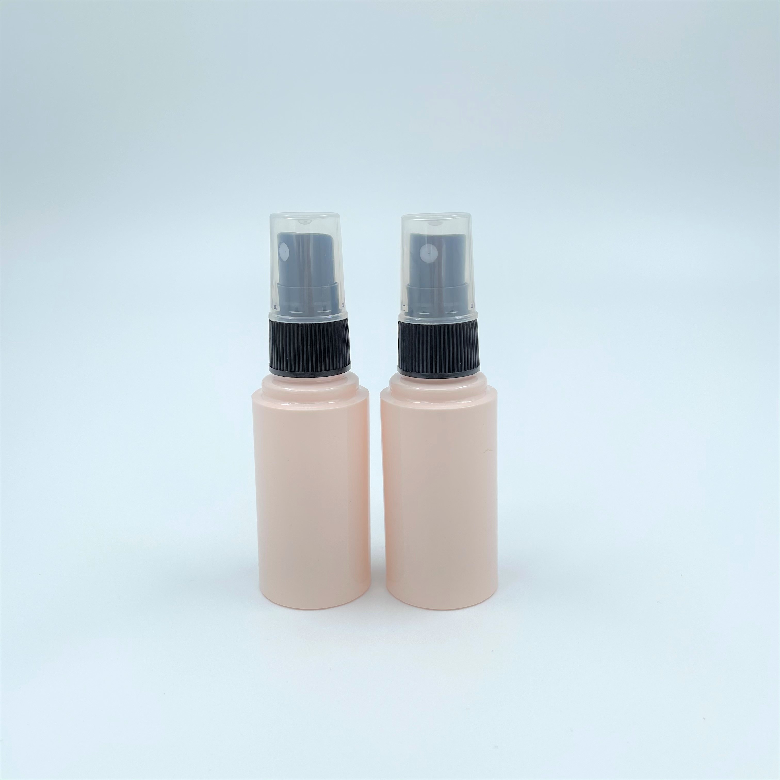 100ml Capacity PET Plastic Bottle With Fine Mist Sprayer Customized Color