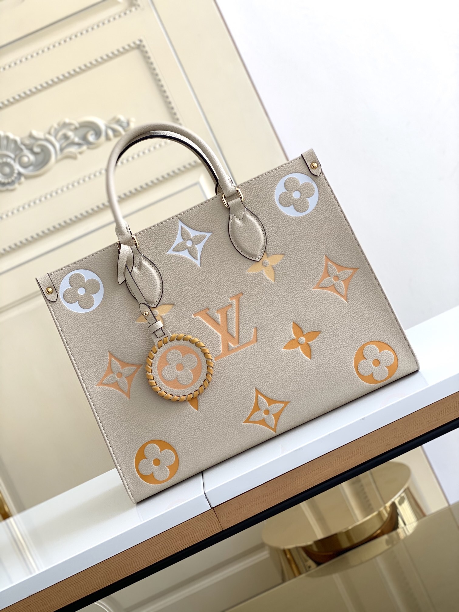 2WAY LV Branded Shoulder Bag Monogram OnTheGo MM Louis Vuitton