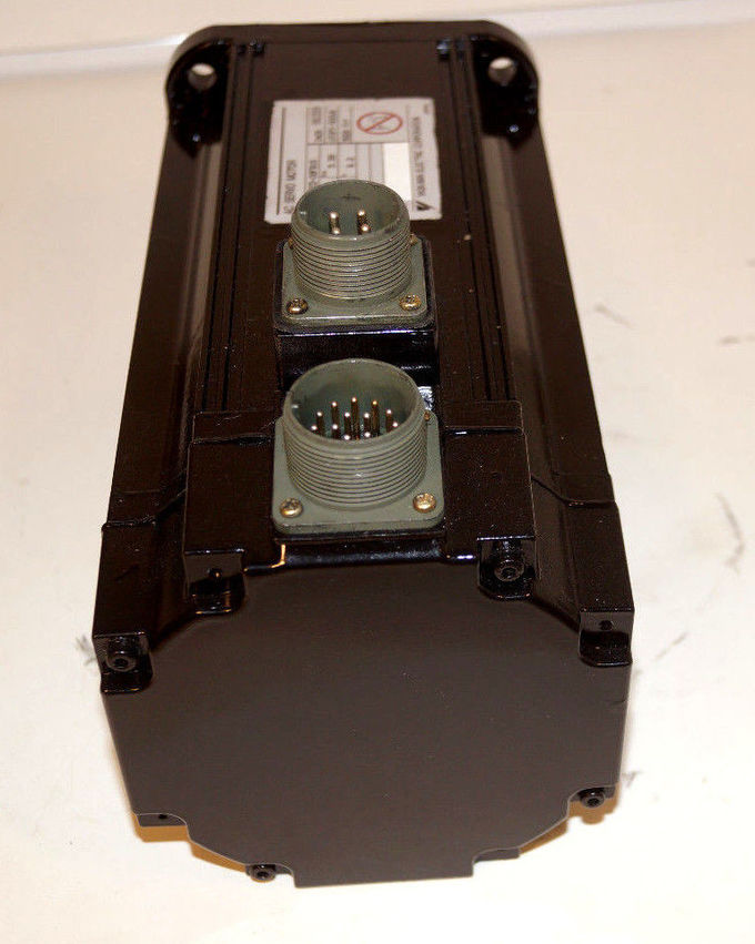 USAFED-09FB1 YASKAWA Servo Drive - 0.91A, 200V, 100W, 0.13HP  Original New 2